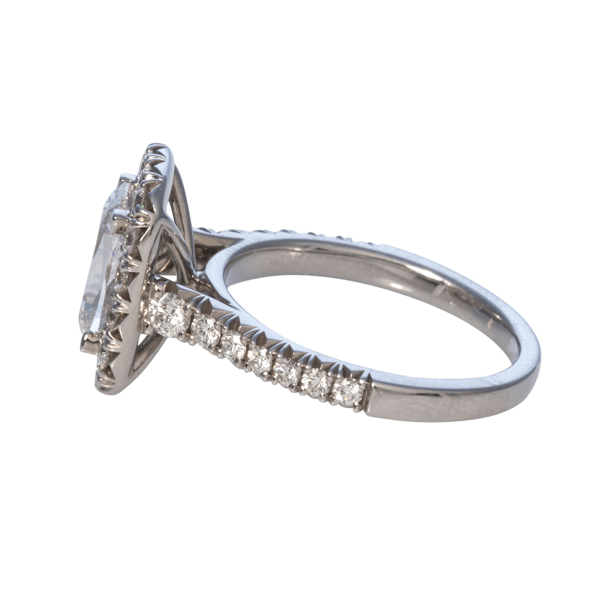 Cushion Brilliant Diamond Pavé Halo 14K Gold Engagement Ring
