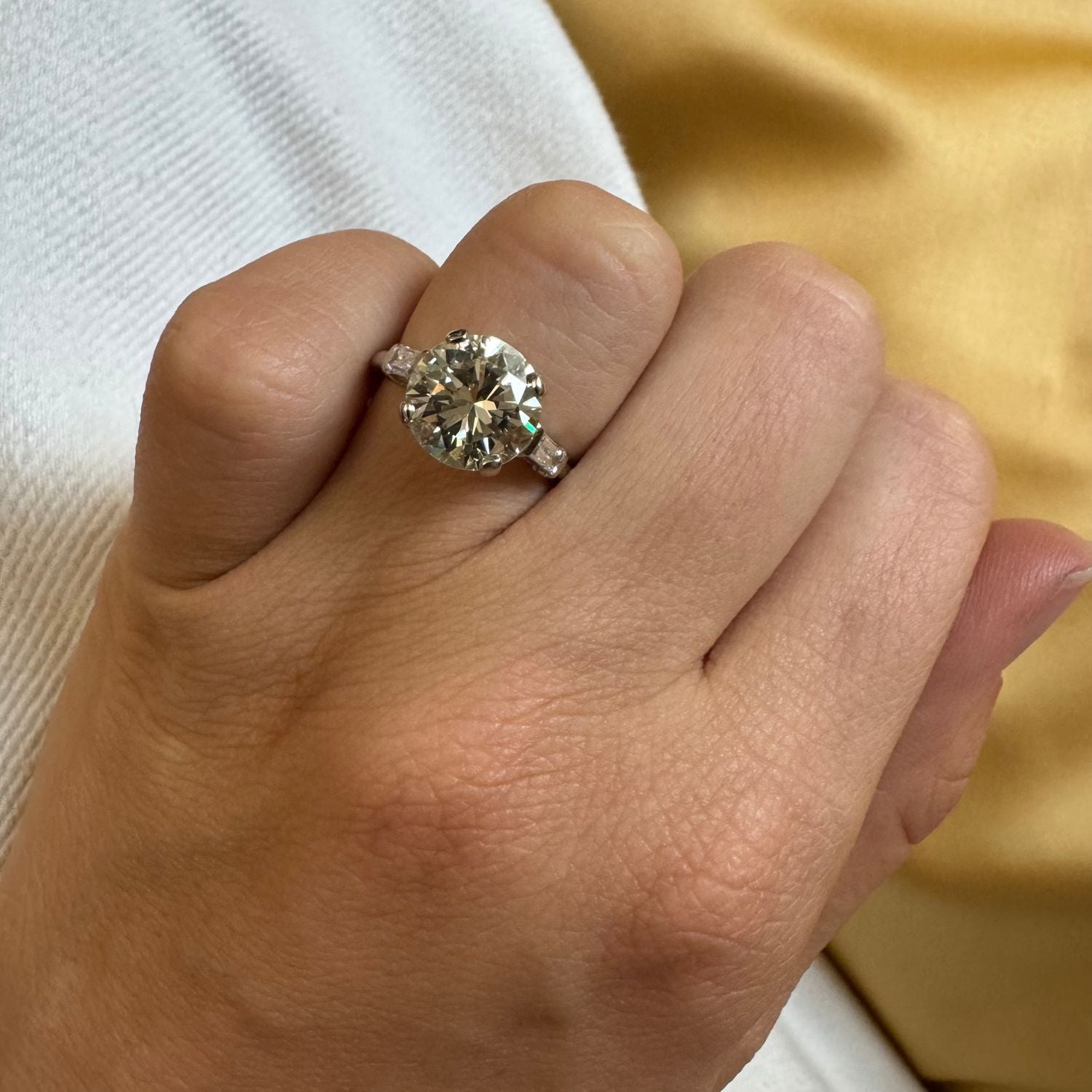 Estate 3.18ct Round Brilliant Diamond Three Stone Platinum Ring