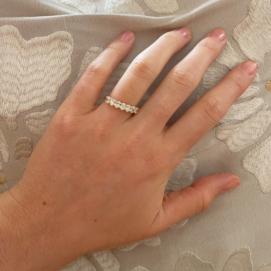 1ctw Oval Diamond 7-Stone 18K Yellow Gold Band