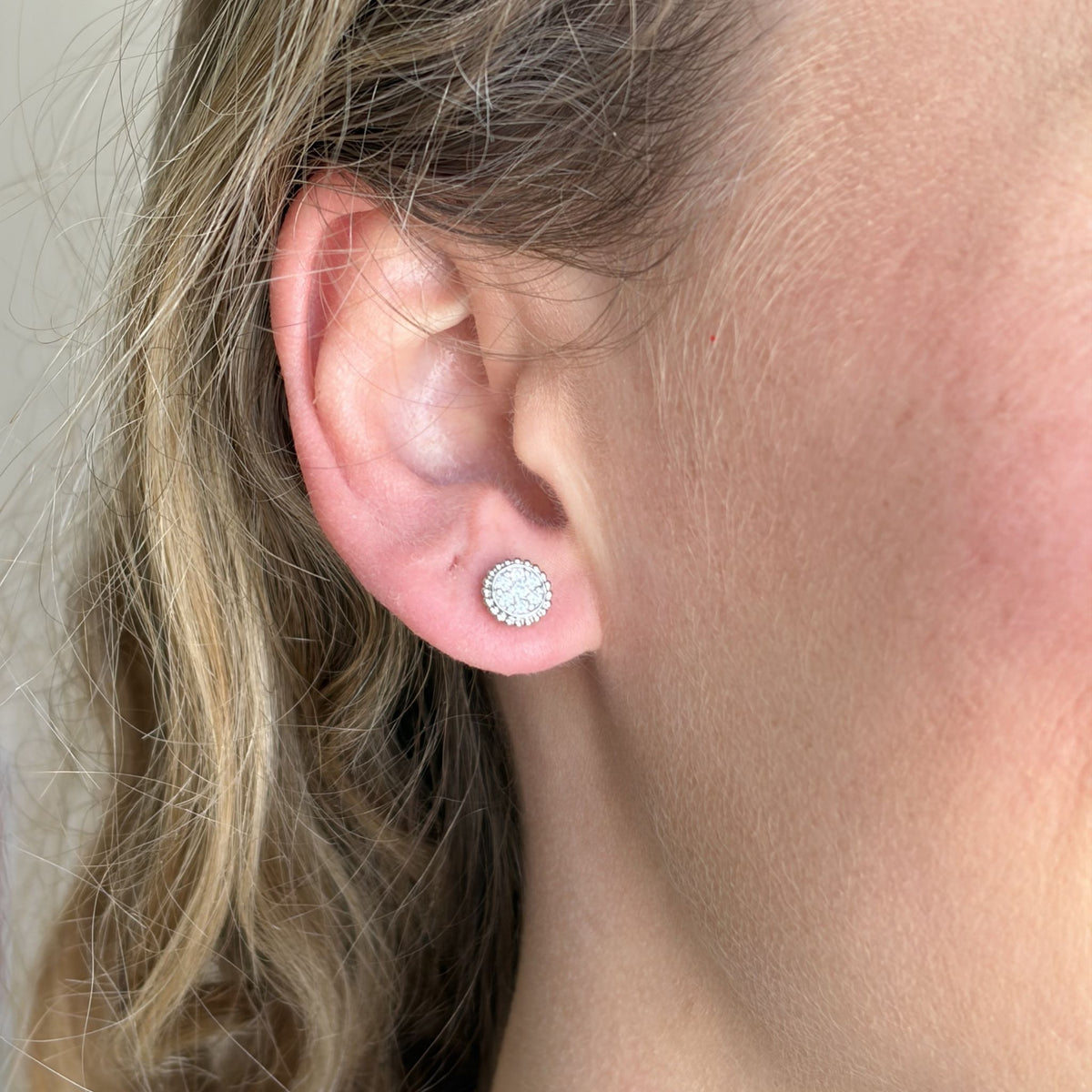 .24ctw Diamond Cluster Bead Edge 14K White Gold Stud Earrings