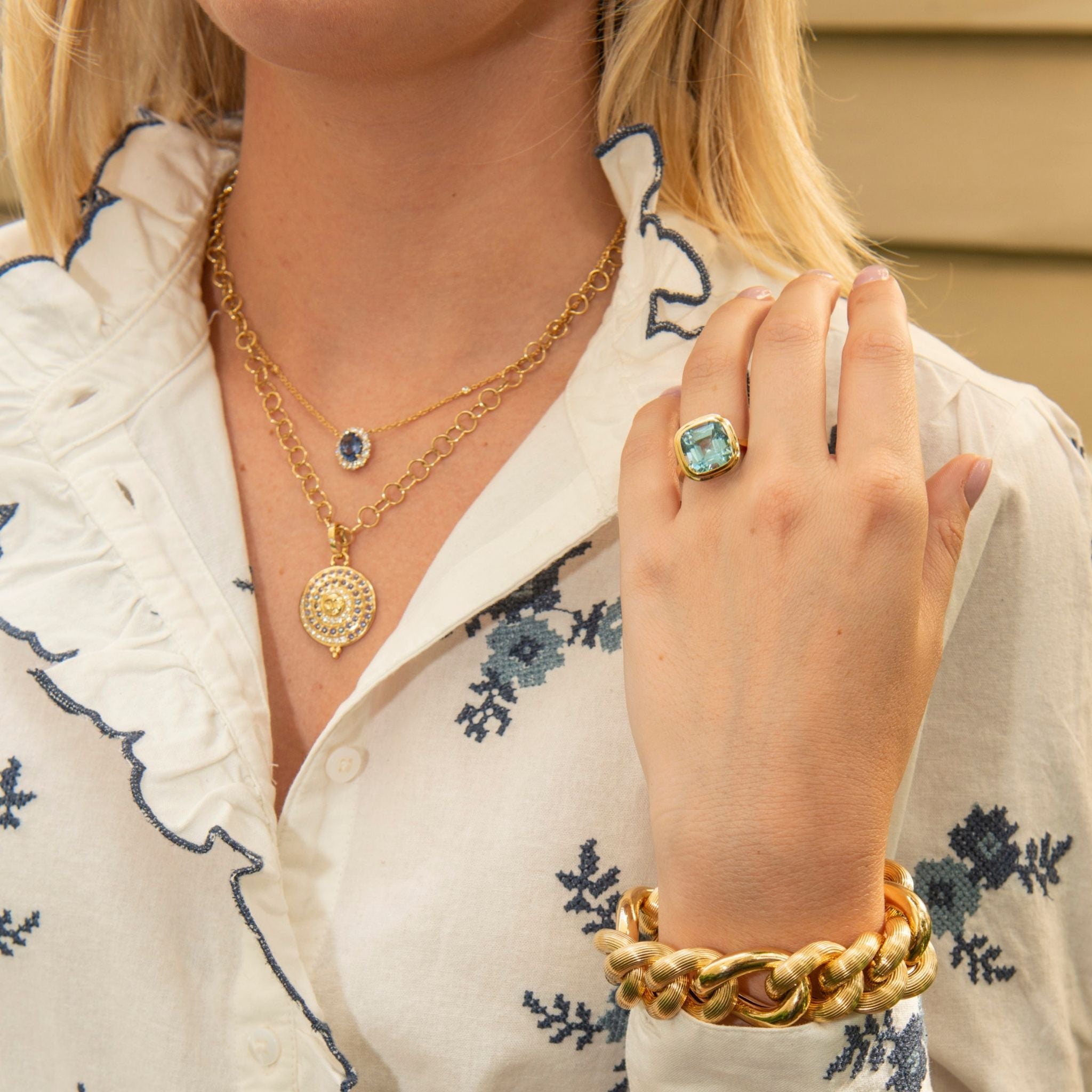 Goshwara Cushion Blue Topaz Bezel-Set 18K Gold Ring