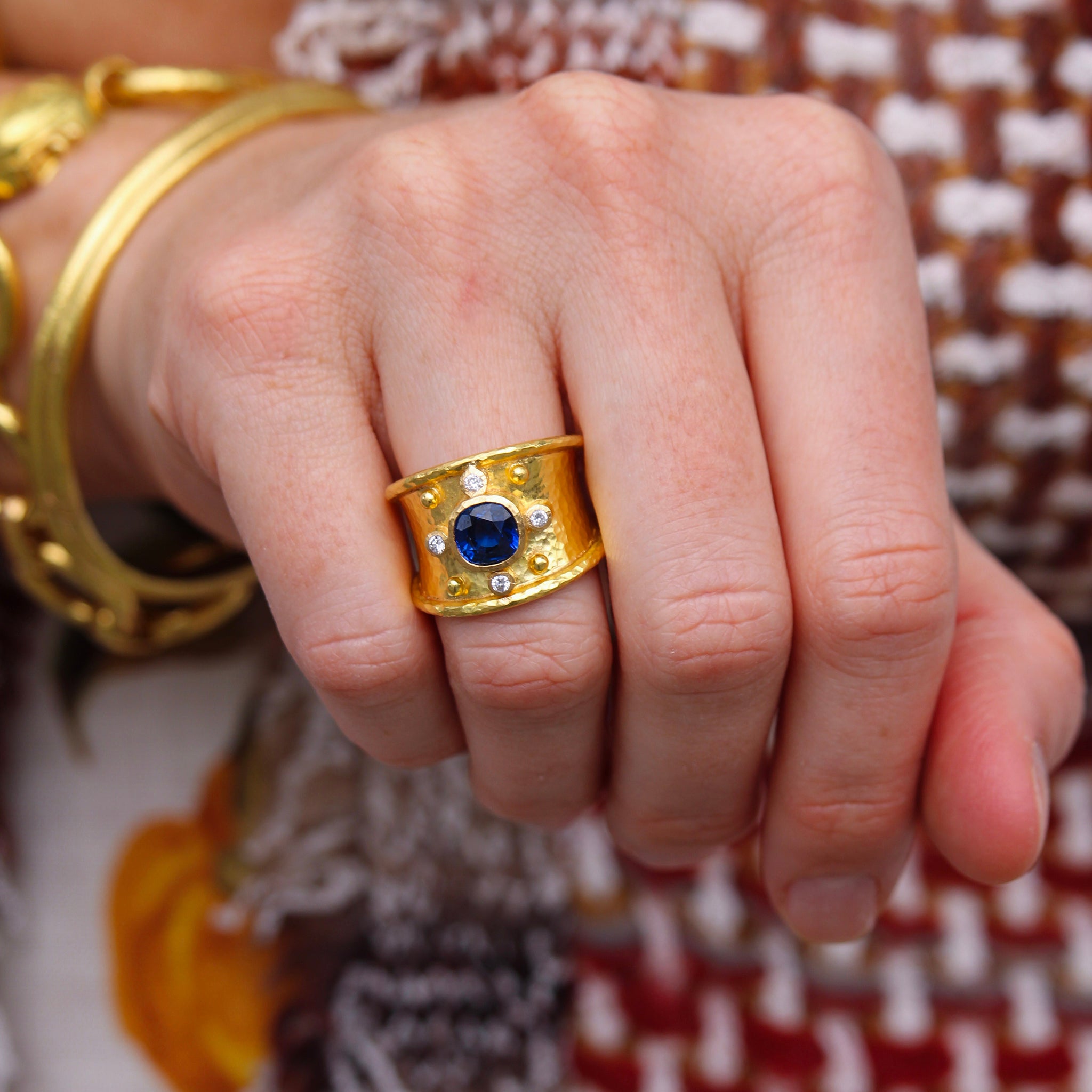 Elizabeth Locke Blue Sapphire & Diamond Cigar Band