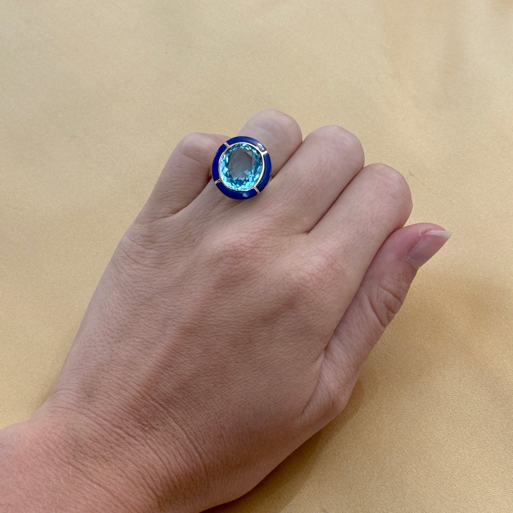 Goshwara Oval Blue Topaz & Lapis Inlay 18K Gold Ring