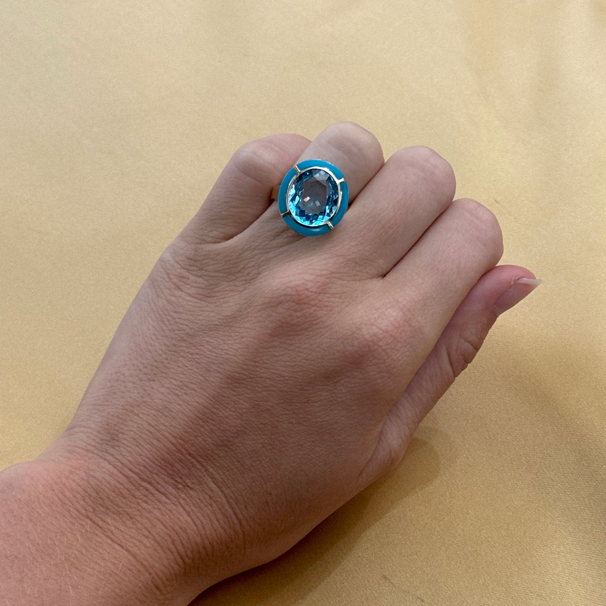 Goshwara Oval Blue Topaz & Turquoise Inlay 18K Gold Ring