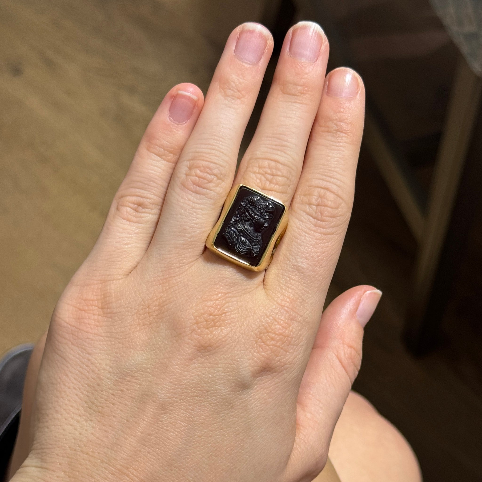 Vintage Rectangular Cameo 18K Yellow Gold Ring