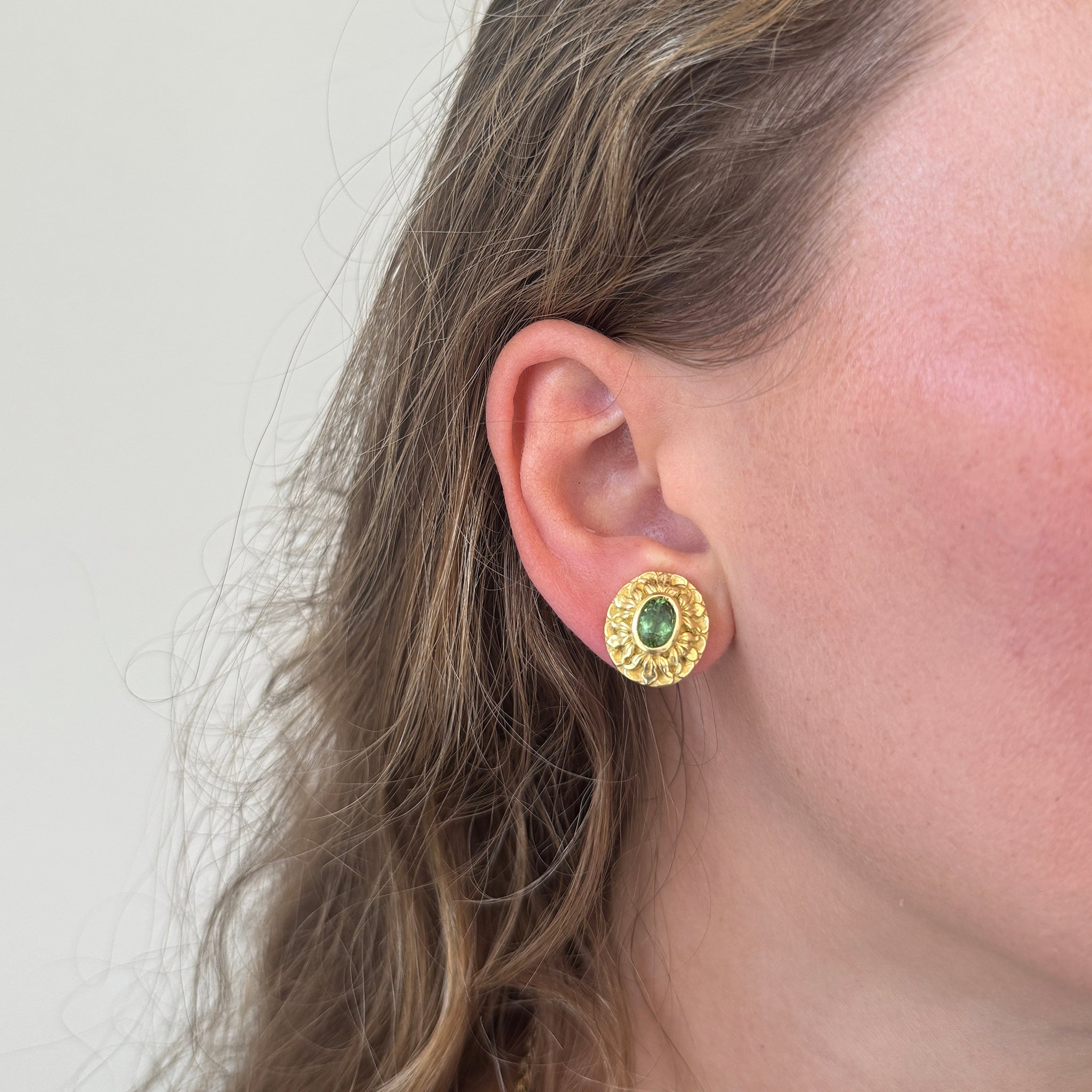 Vintage 2ctw Green Tourmaline 18K Gold Floral Clip-On Earrings