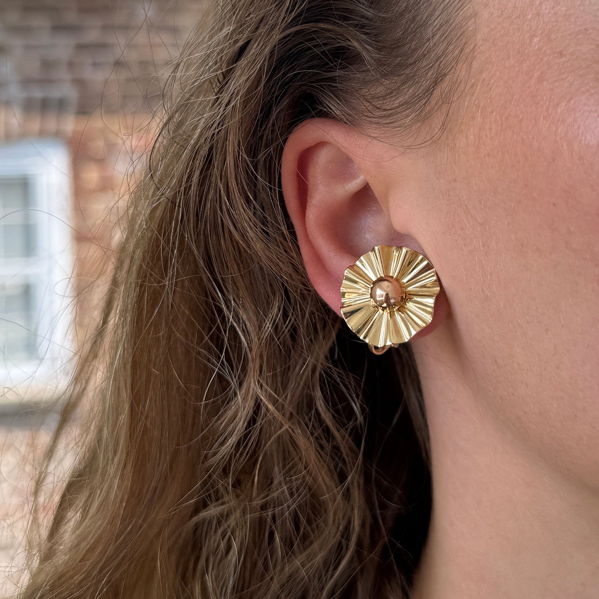 Vintage Fluted 14K Gold Clip Earrings