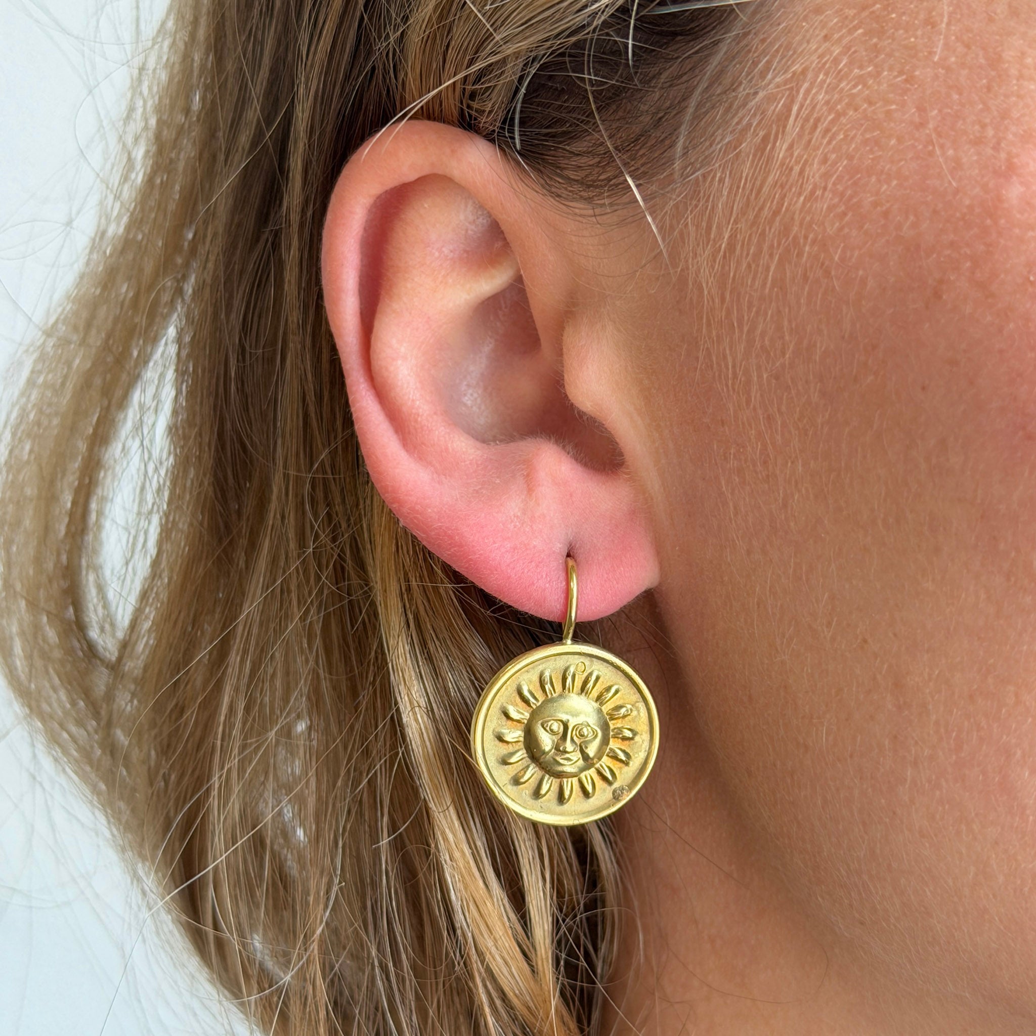Vintage 18K Yellow Gold Sun Face Drop Earrings