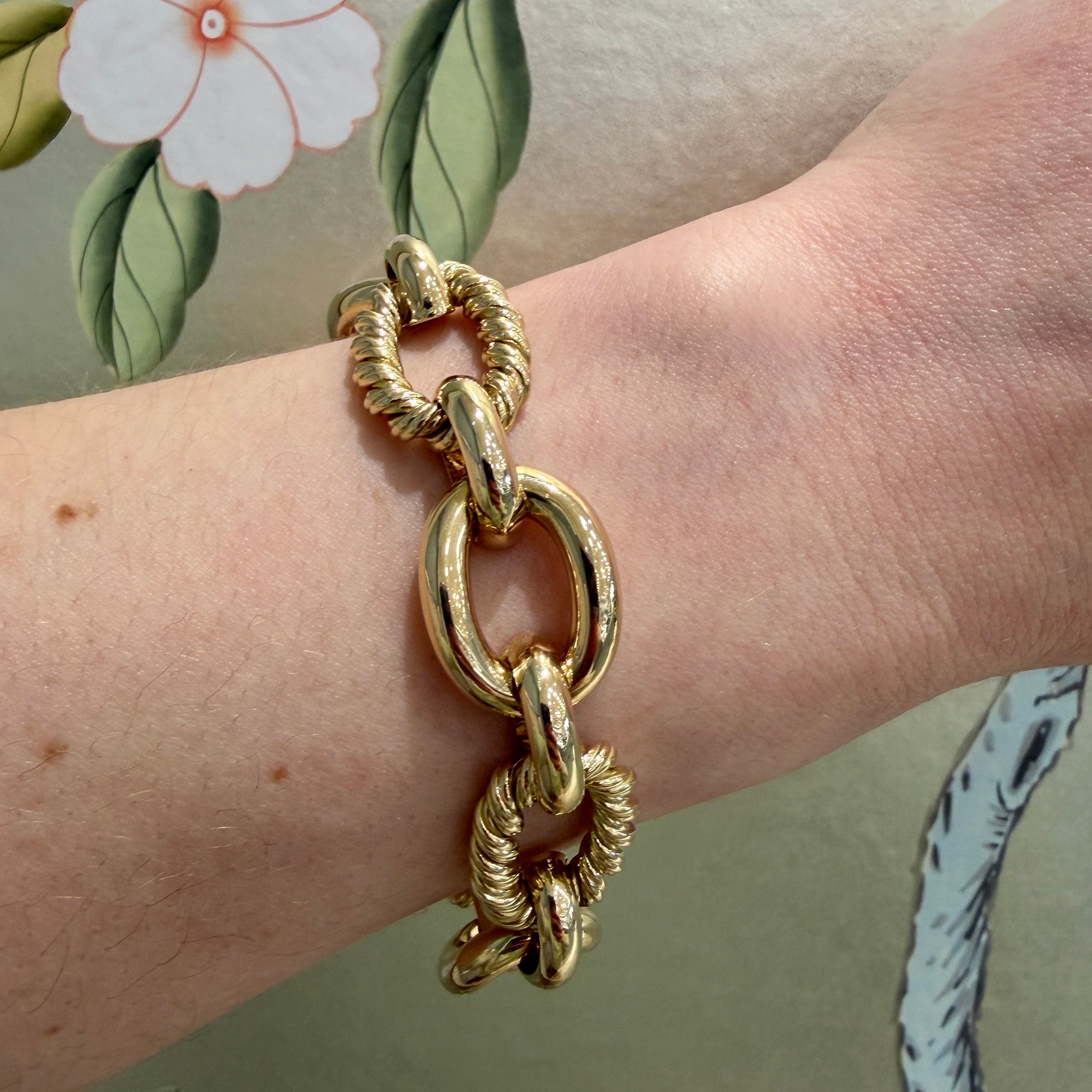 14K Yellow Gold Italian Polished & Rope Oval Link Bracelet