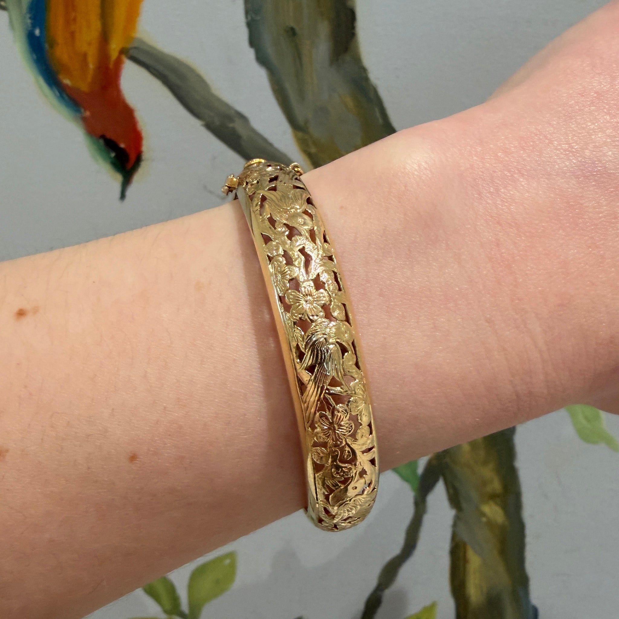 Vintage Ming's of Hawaii Bird in Plum 14K Yellow Gold Bangle