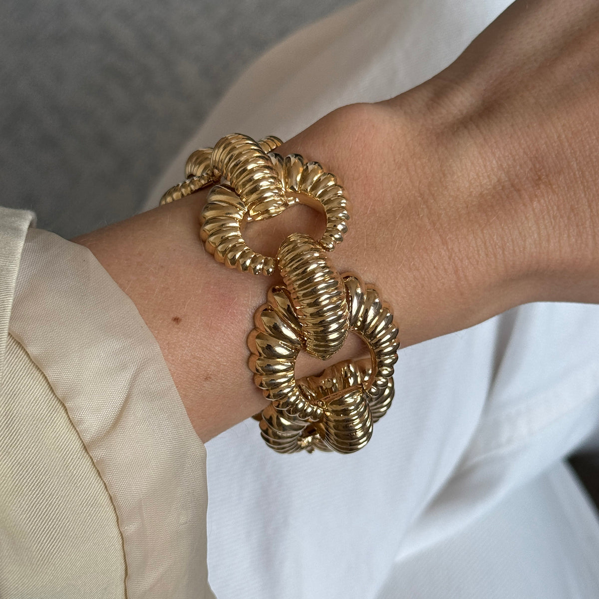 Vintage 14K Yellow Gold Retro Shrimp Link Bracelet