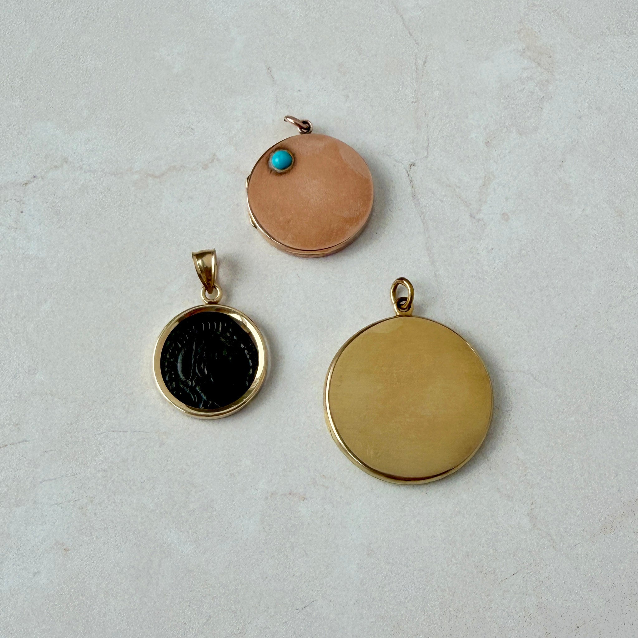 Victorian 10K Yellow Gold Round Locket Pendant