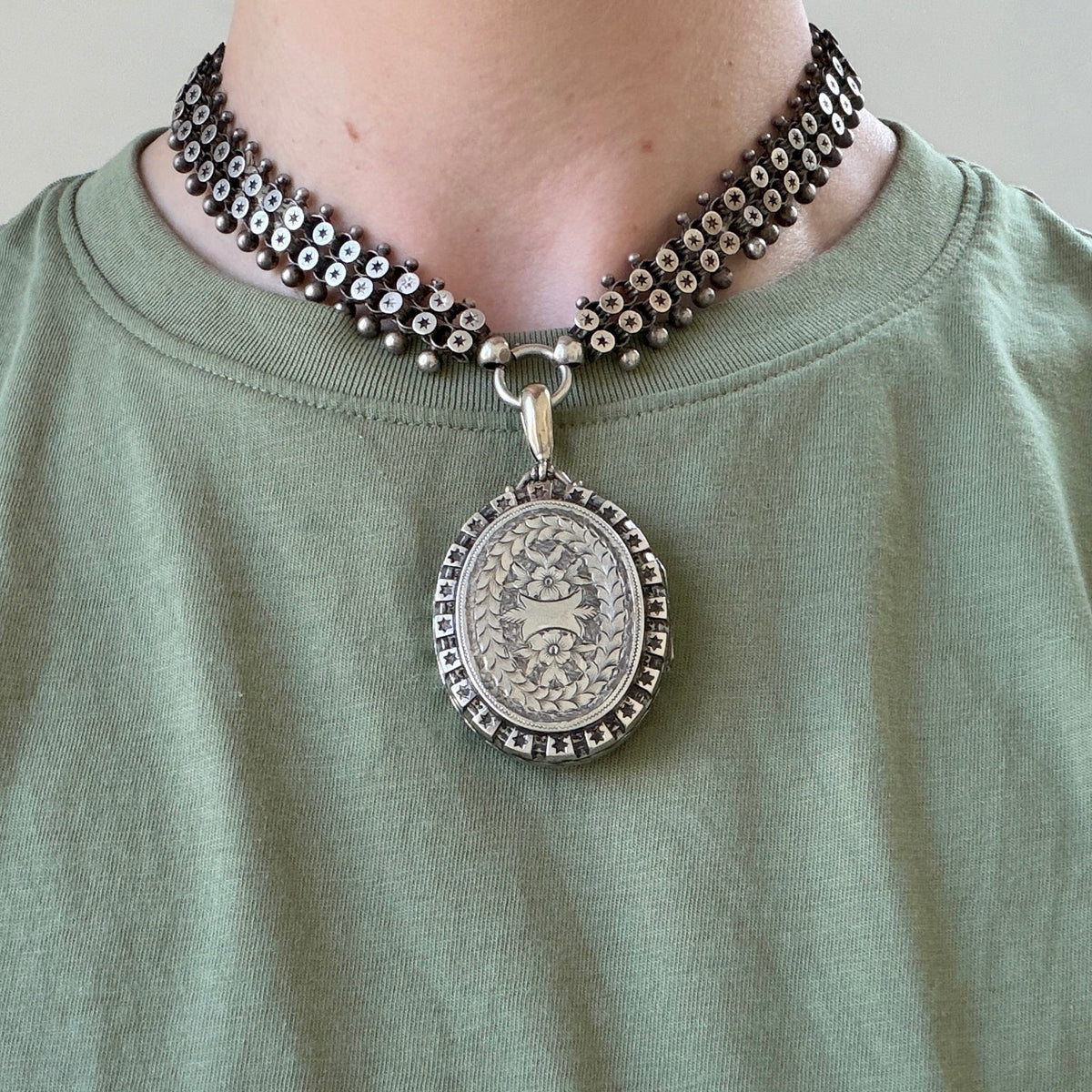 Victorian 'Star-Spangled' Silver Oval Locket Pendant Collar Necklace
