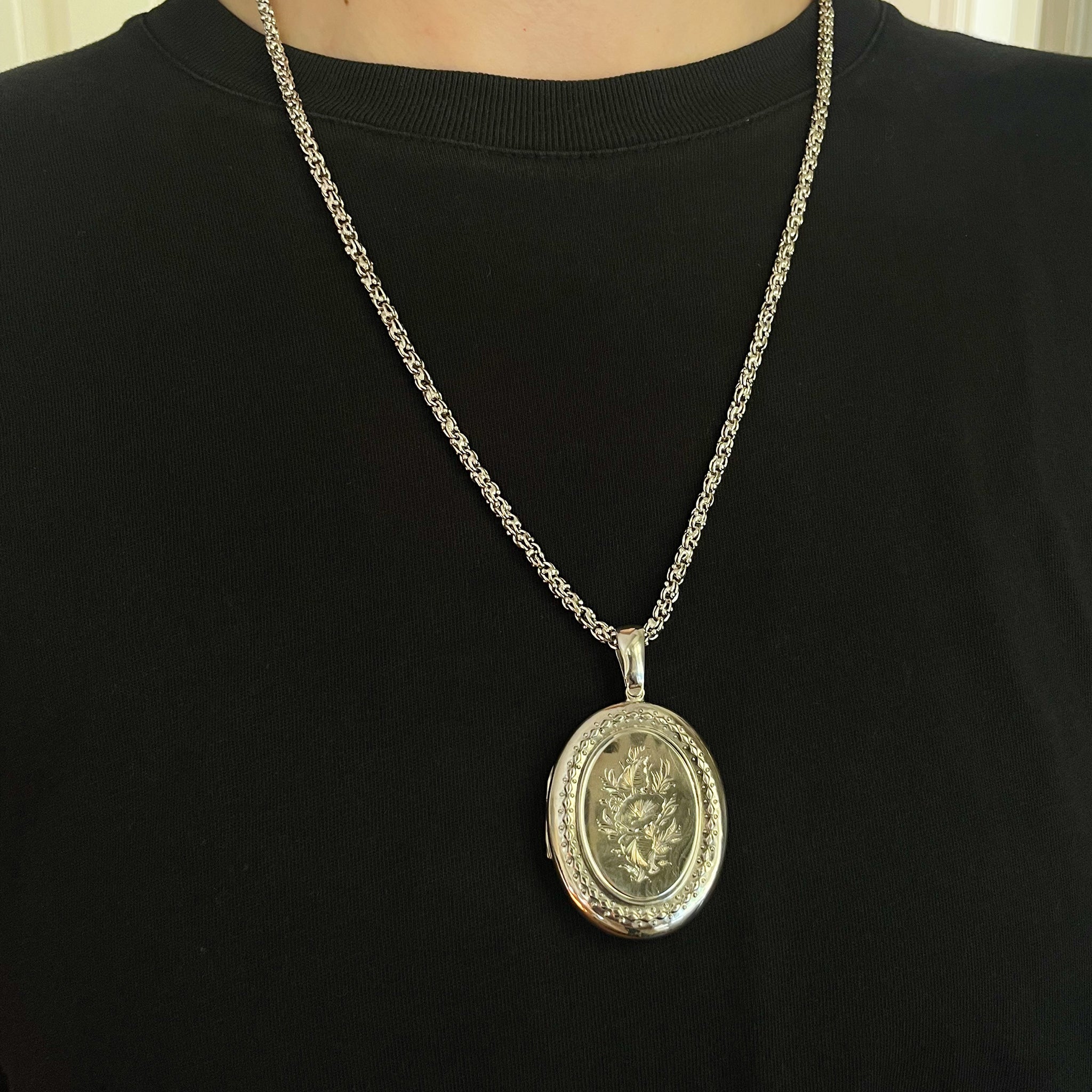 Victorian Aesthetic Silver Oval Locket Chain Necklace
