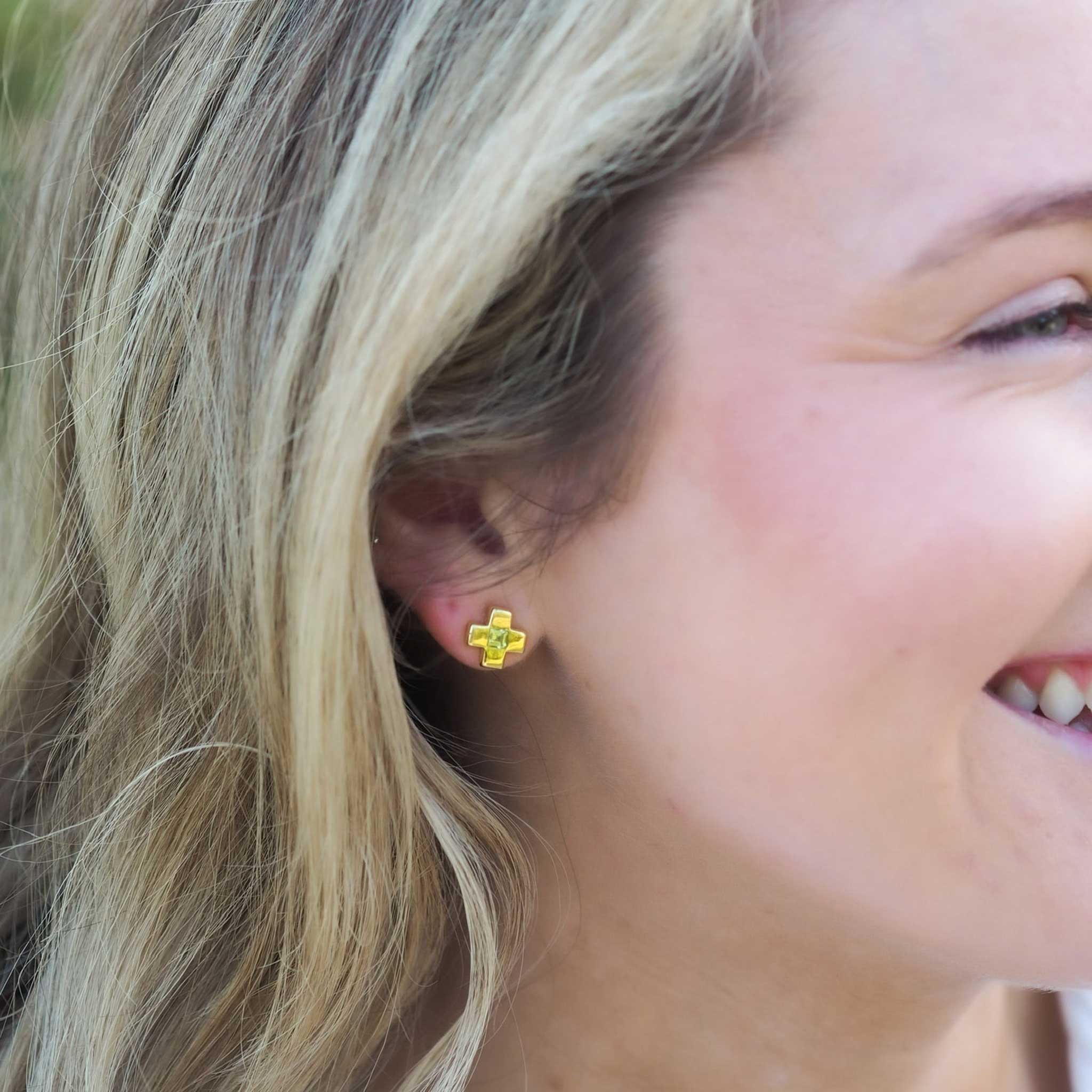 Goldbug Peridot Cross Stud Earrings