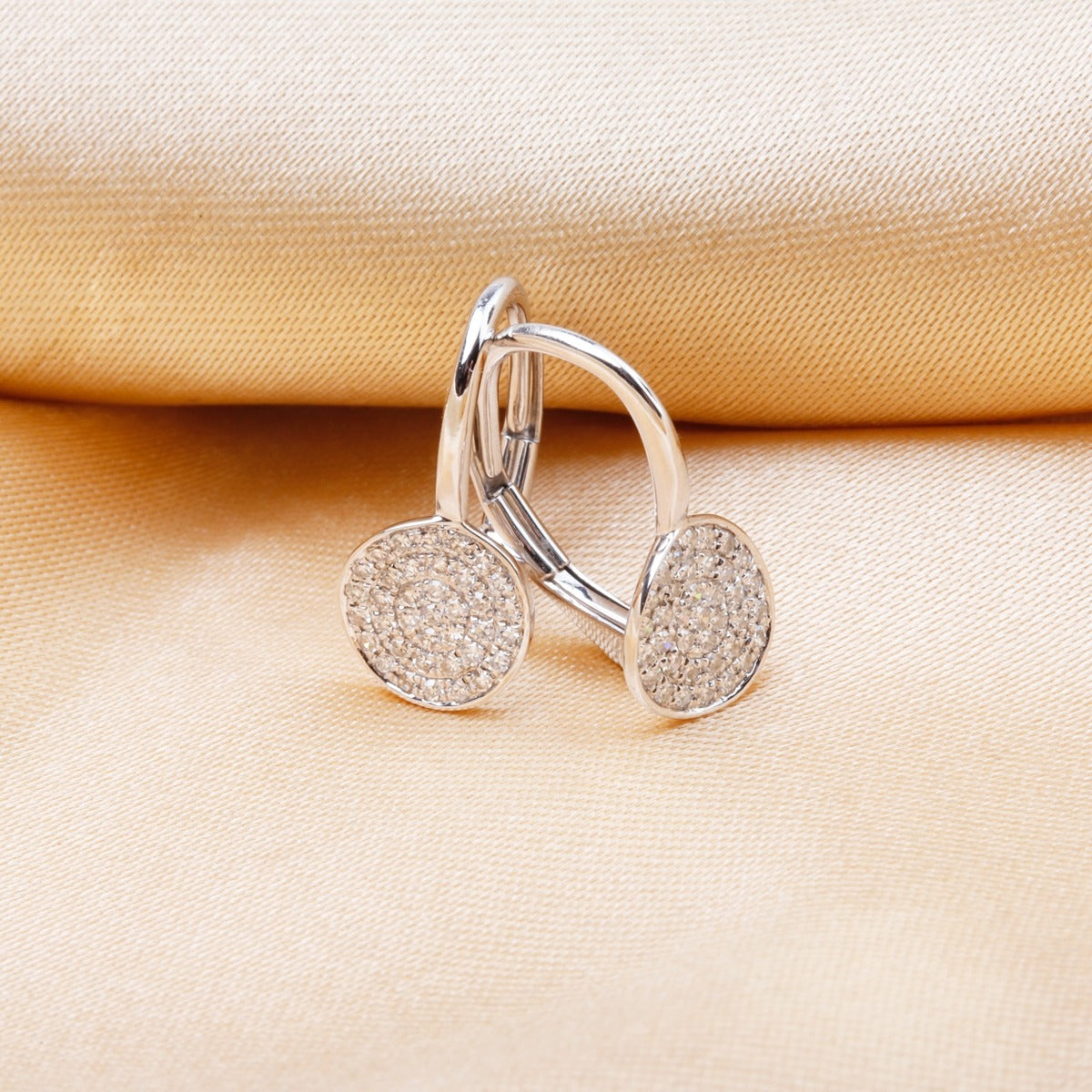 Diamond Pavé Circle 14K White Gold Leverback Earrings