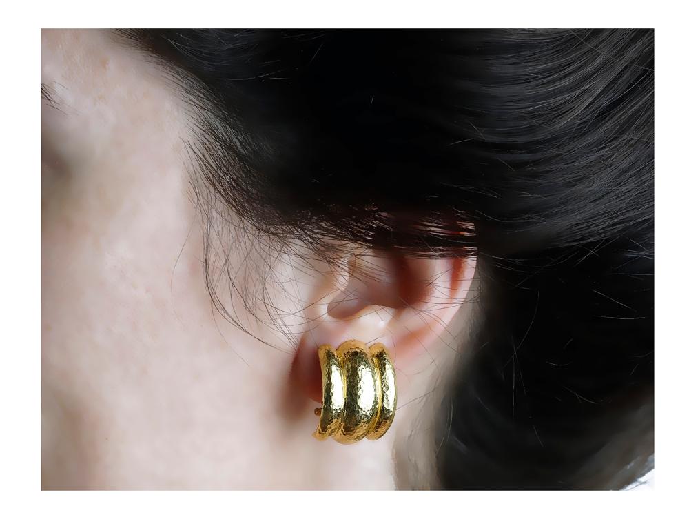 Elizabeth Locke “Amalfi” Hoop Earrings