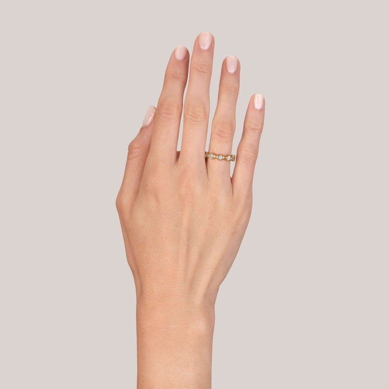 Single Stone 18K Yellow Gold Kelly Band