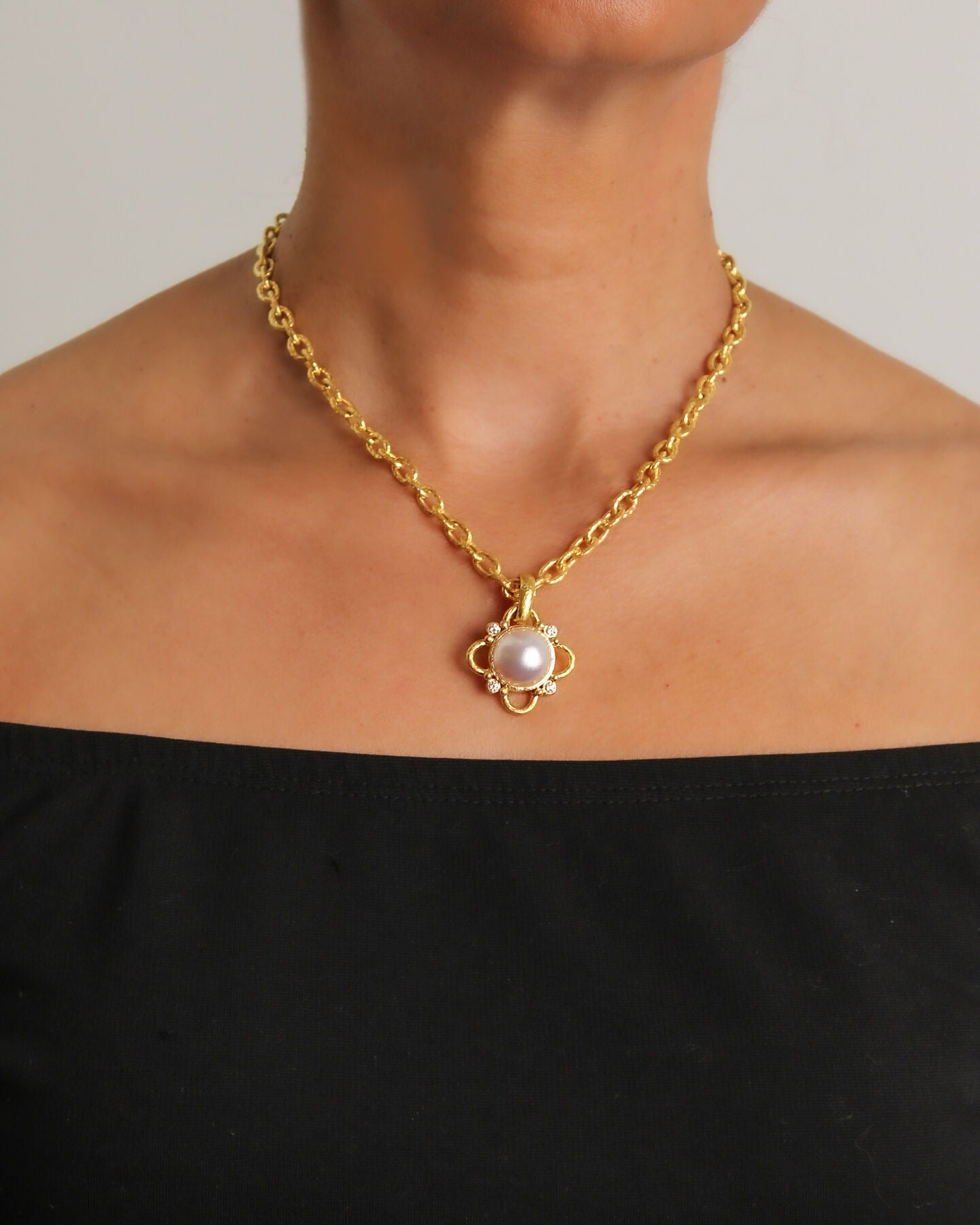 Elizabeth Locke Mabe Pearl & Diamond Wire Arches Pendant