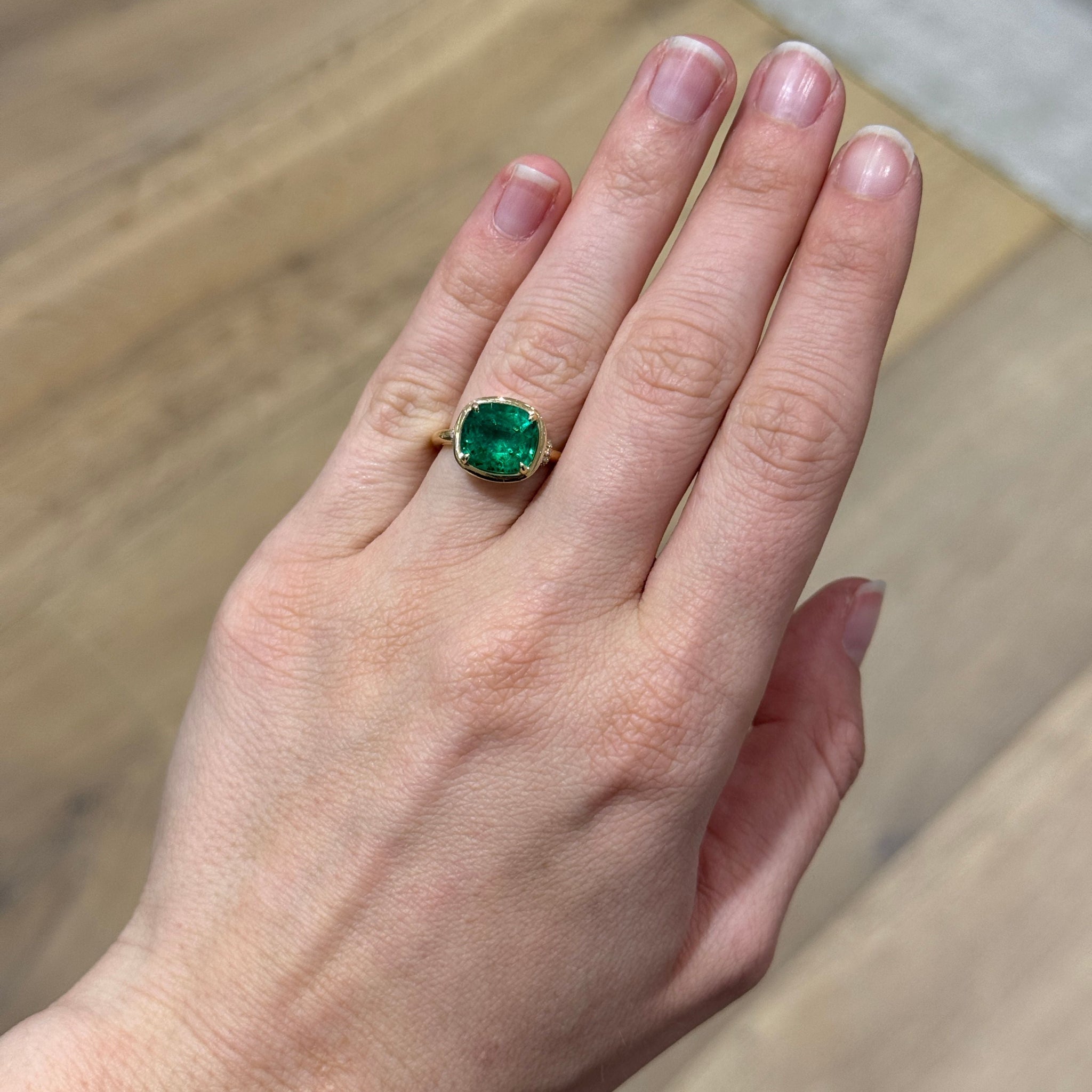 Single Stone Emerald Margarette Ring