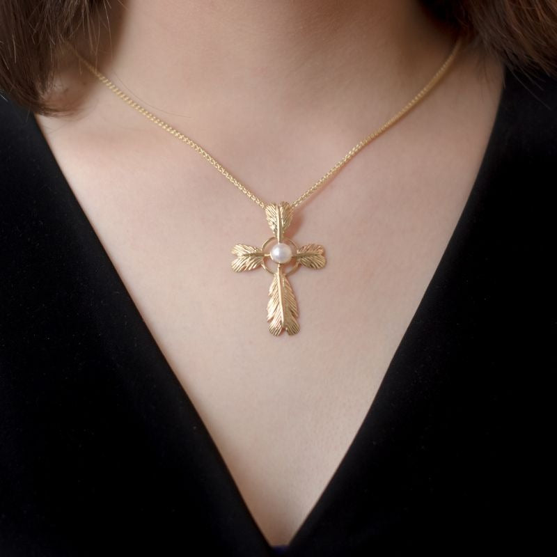 Grainger McKoy Wide Feather Cross Pearl Pendant Necklace