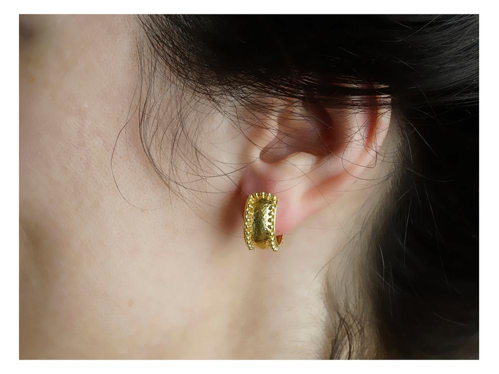 Elizabeth Locke Granulated Curved Wide Hoop Earrings