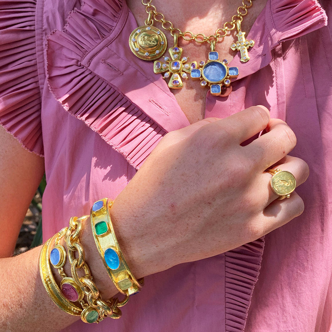 Elizabeth Locke Gold Oval “Crane” Ring