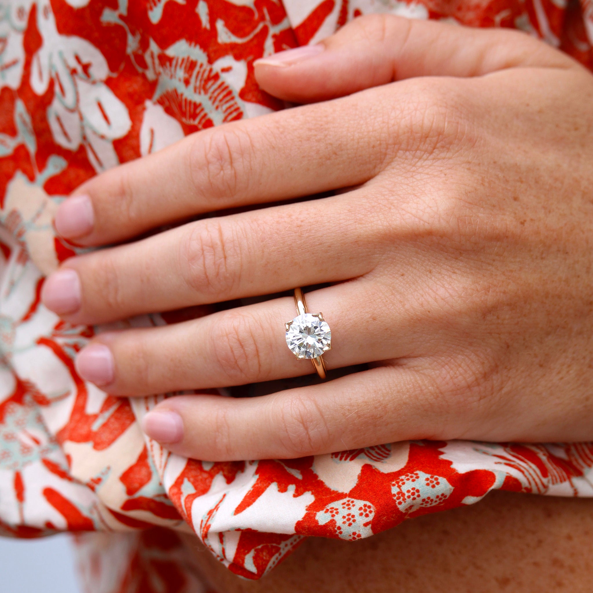 3ct Round Brilliant Diamond Solitaire 14K Yellow Gold River Ring