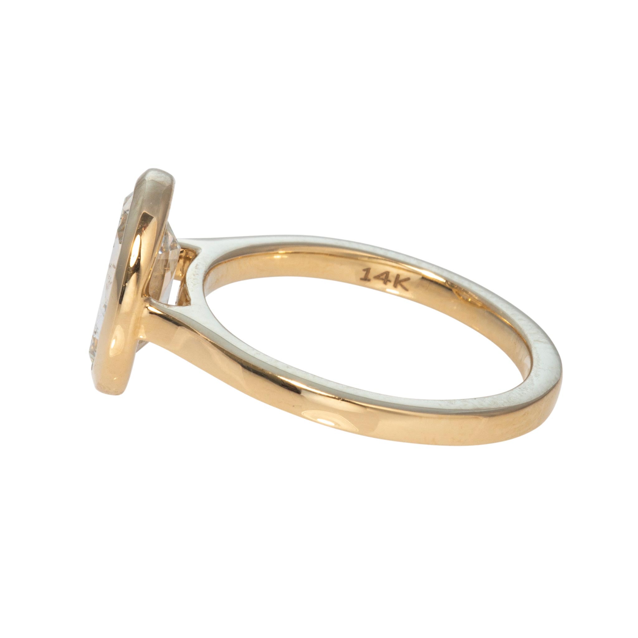 2ctw L’Amour Crisscut Oval Diamond Bezel Set 14K Gold Ring