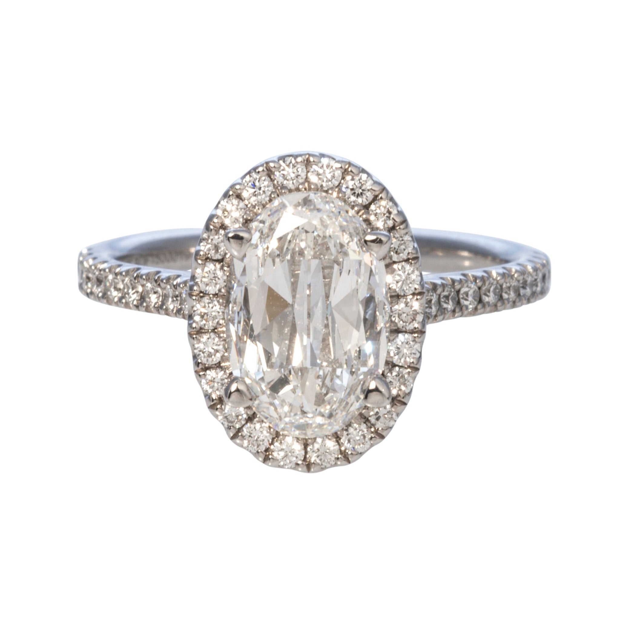 Oval Brilliant Diamond Pavé Halo 14K Gold Engagement Ring