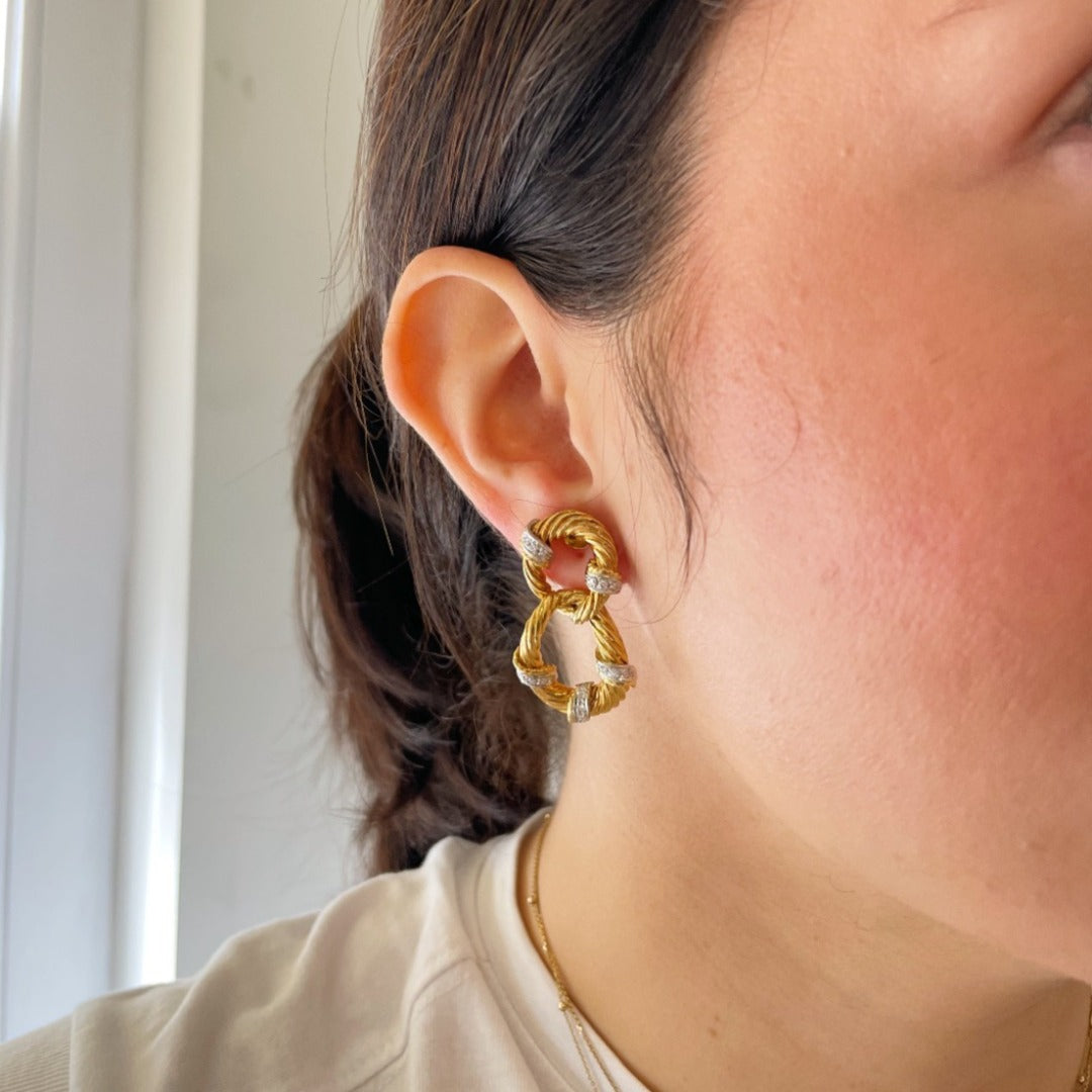 Small double hoop earrings in 18k gold