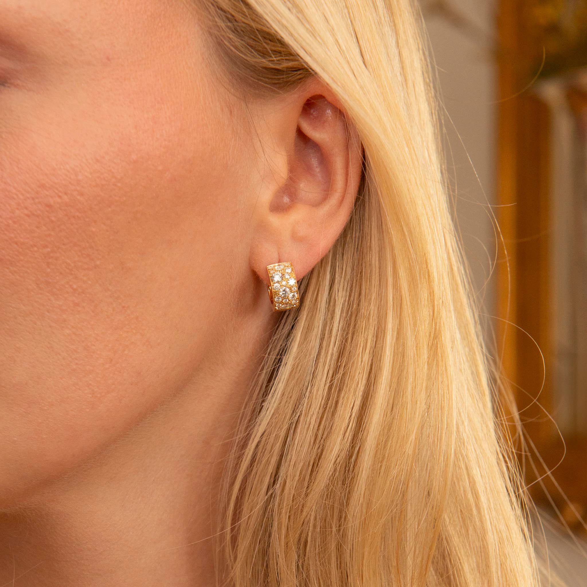 Single Stone Jenni Cobblestone Huggie Earrings