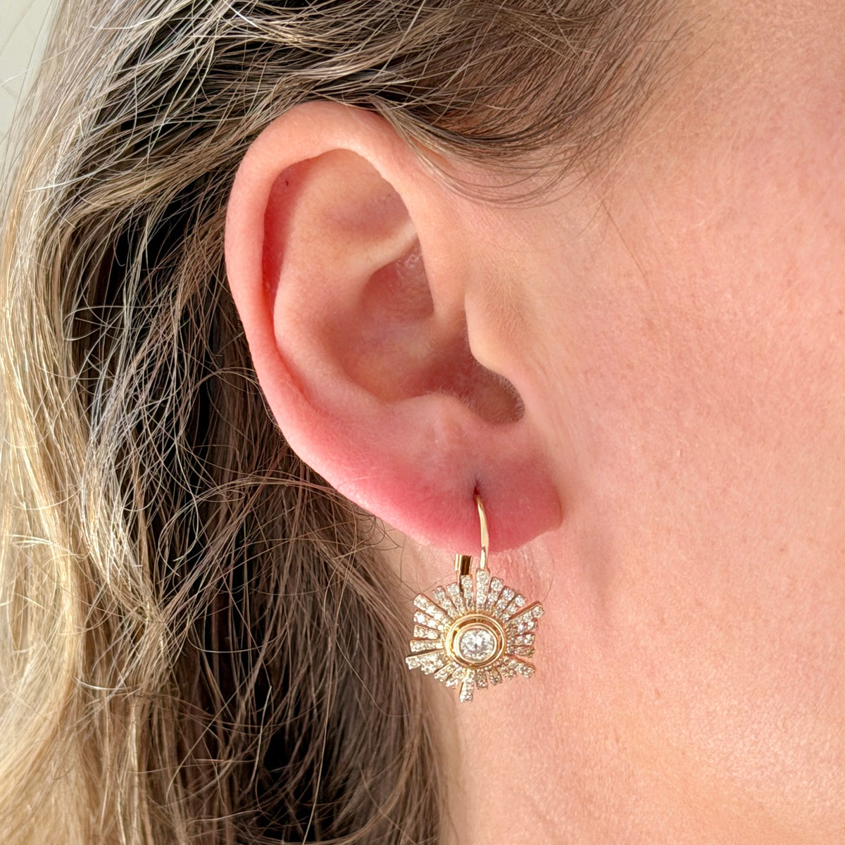 1.44ctw Diamond Starburst 14K Yellow Gold Leverback Earrings