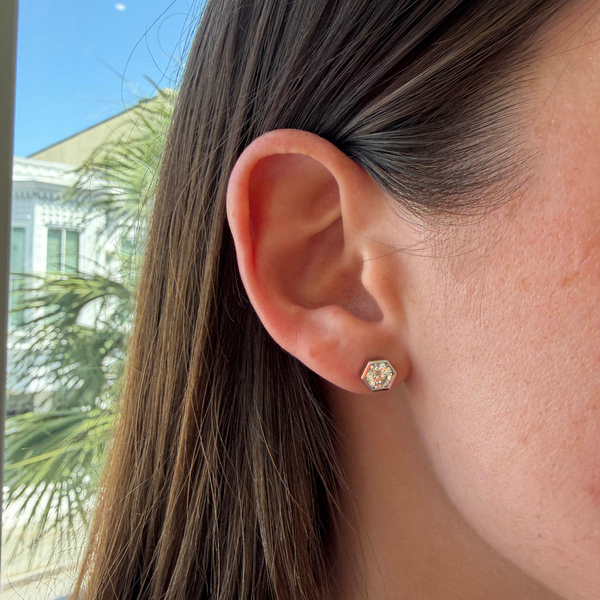 1.41ctw H SI2 Round Diamond Hexagon Bezel 18K White Gold Stud Earrings