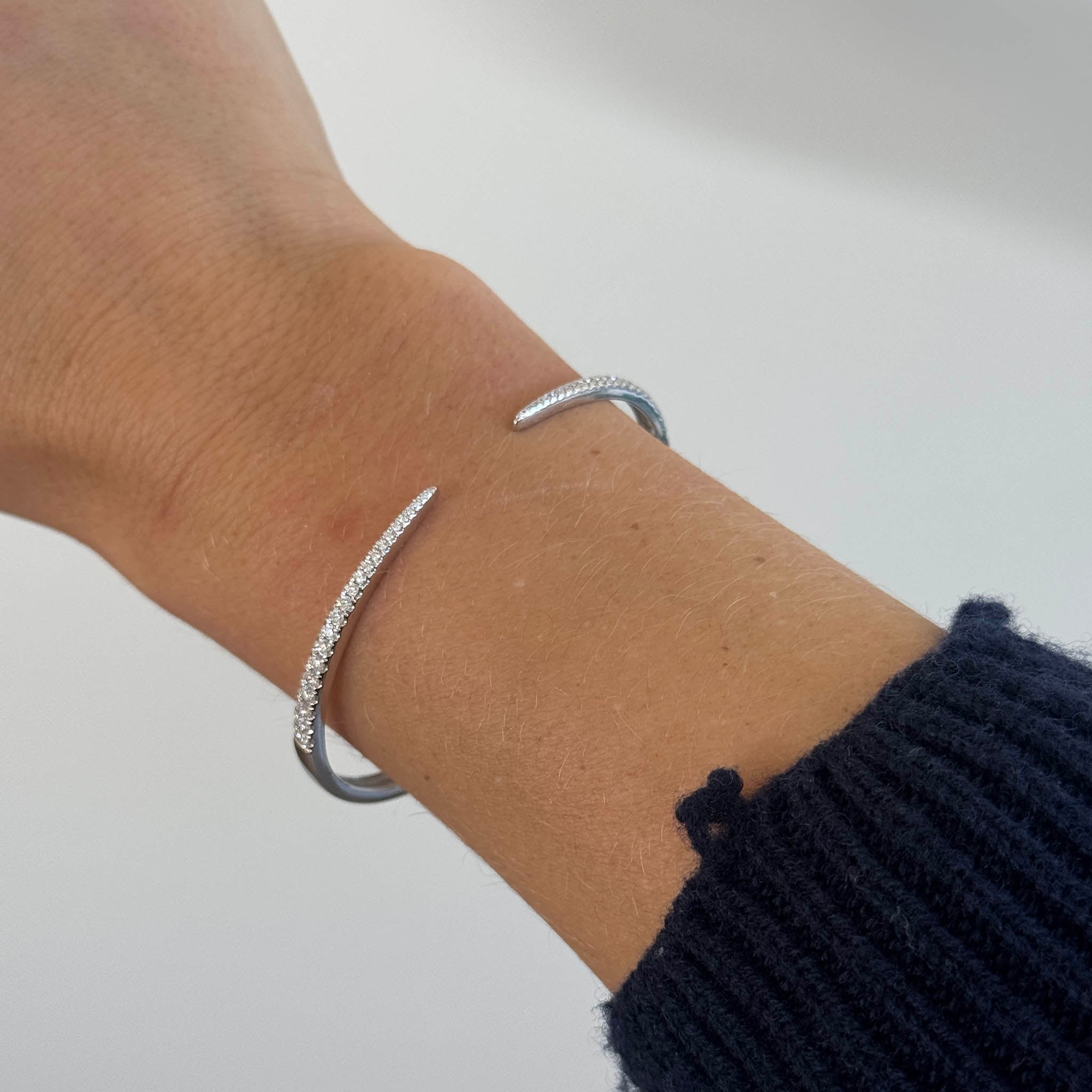 Diamond Pavé Claw 18K White Gold Open Bangle