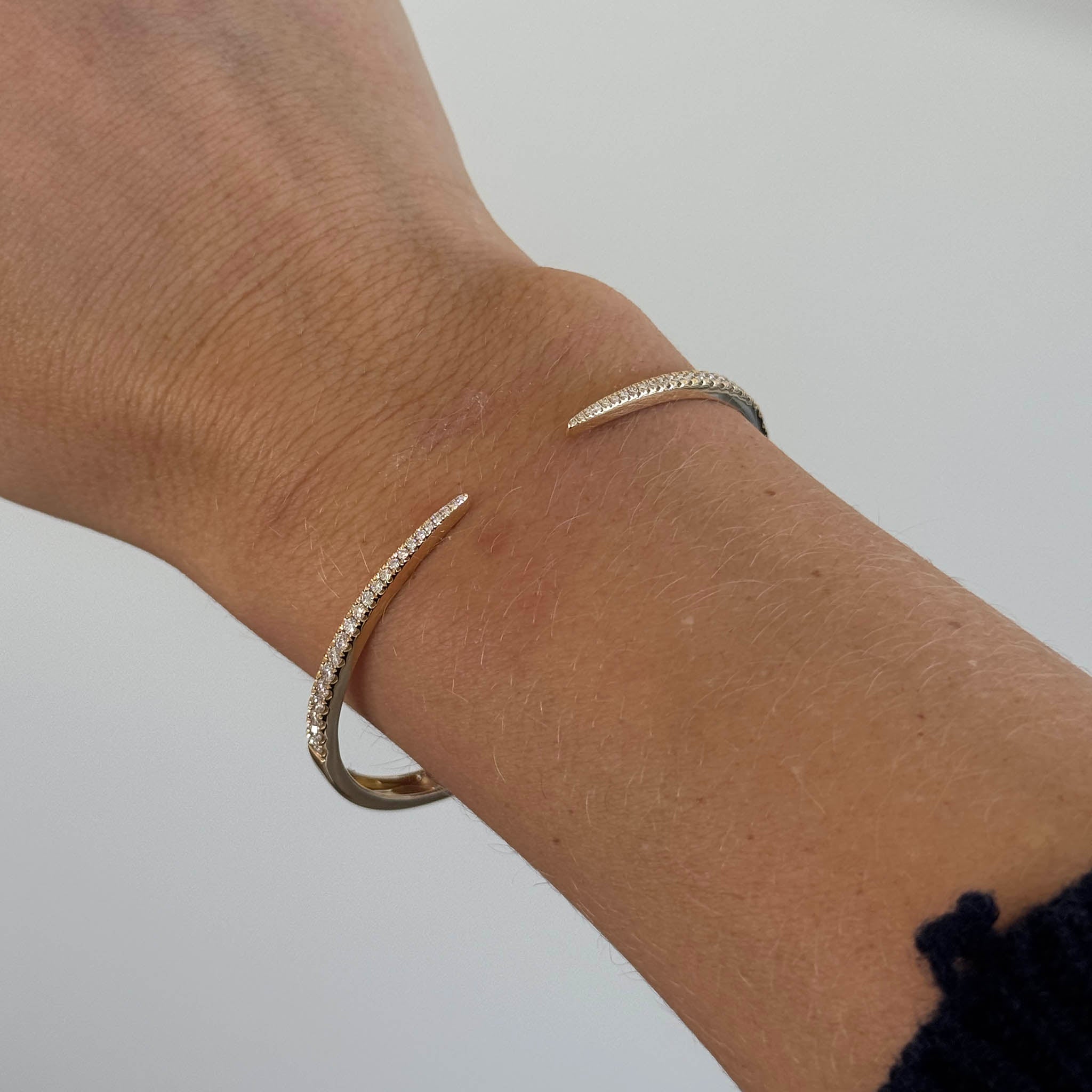 Diamond Pavé Claw 18K Yellow Gold Open Bangle