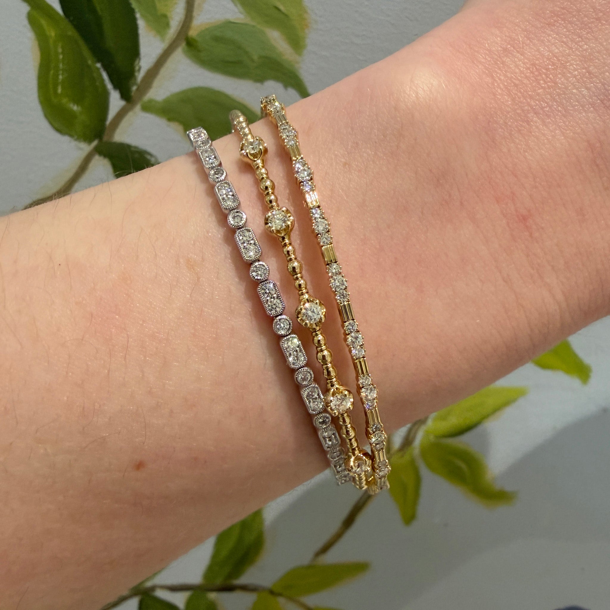 .83ctw Diamond Milgrain 14K White Gold Flex Bangle