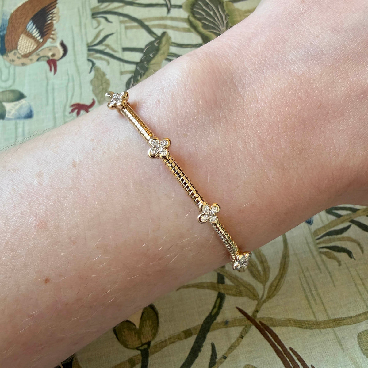 Diamond Clover 4-Station 14K Yellow Gold Flexible Bangle