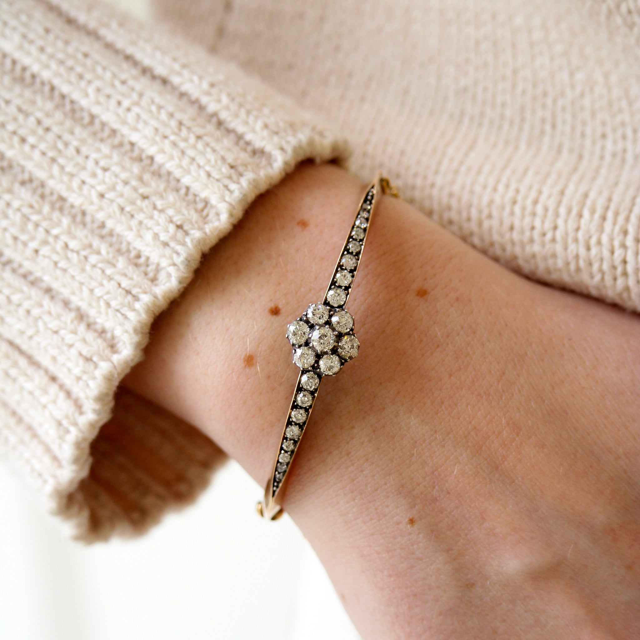 Victorian 2.5ctw Diamond Floral Cluster 14K Gold Bangle