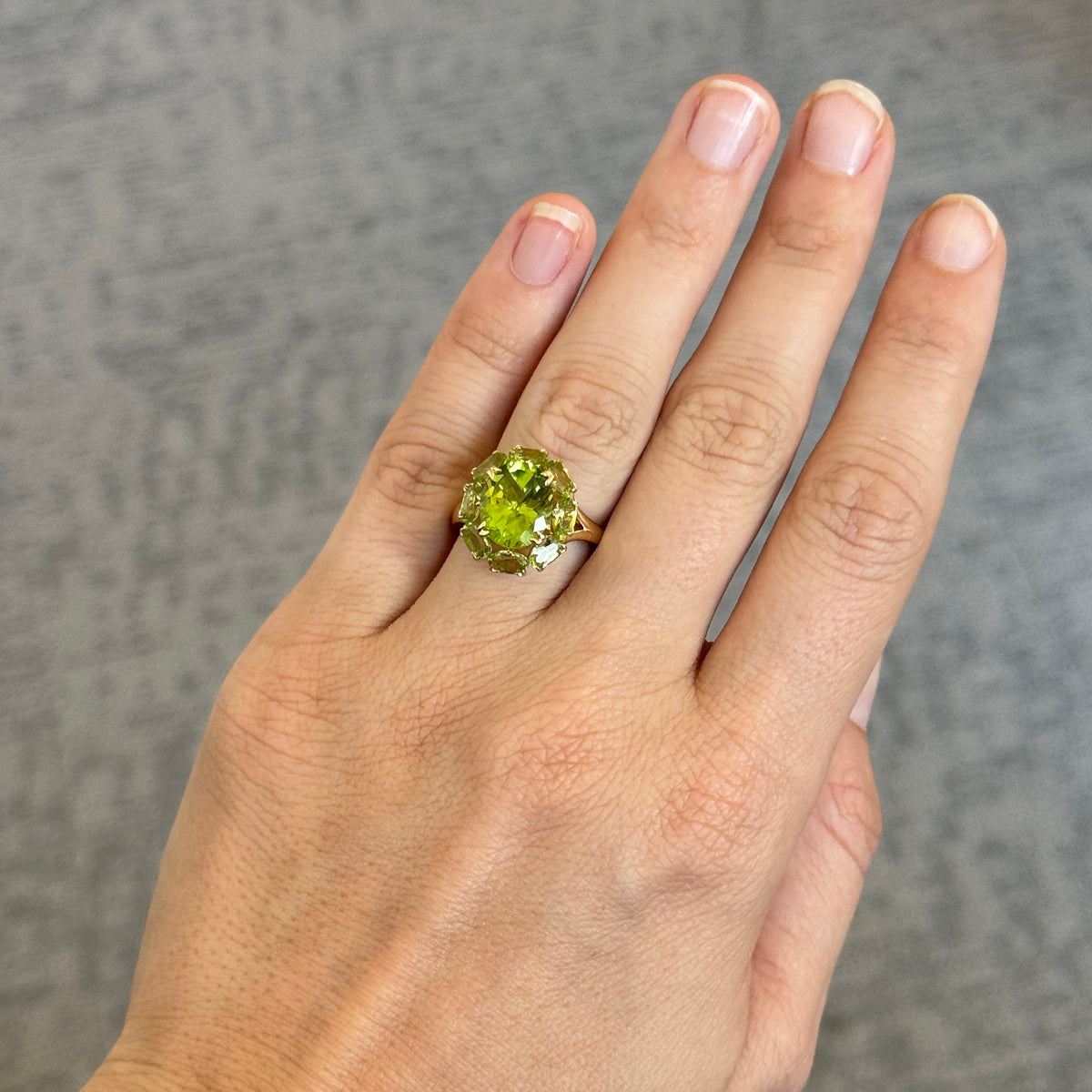 Oval Peridot 14K Gold Small Cluster River Ring