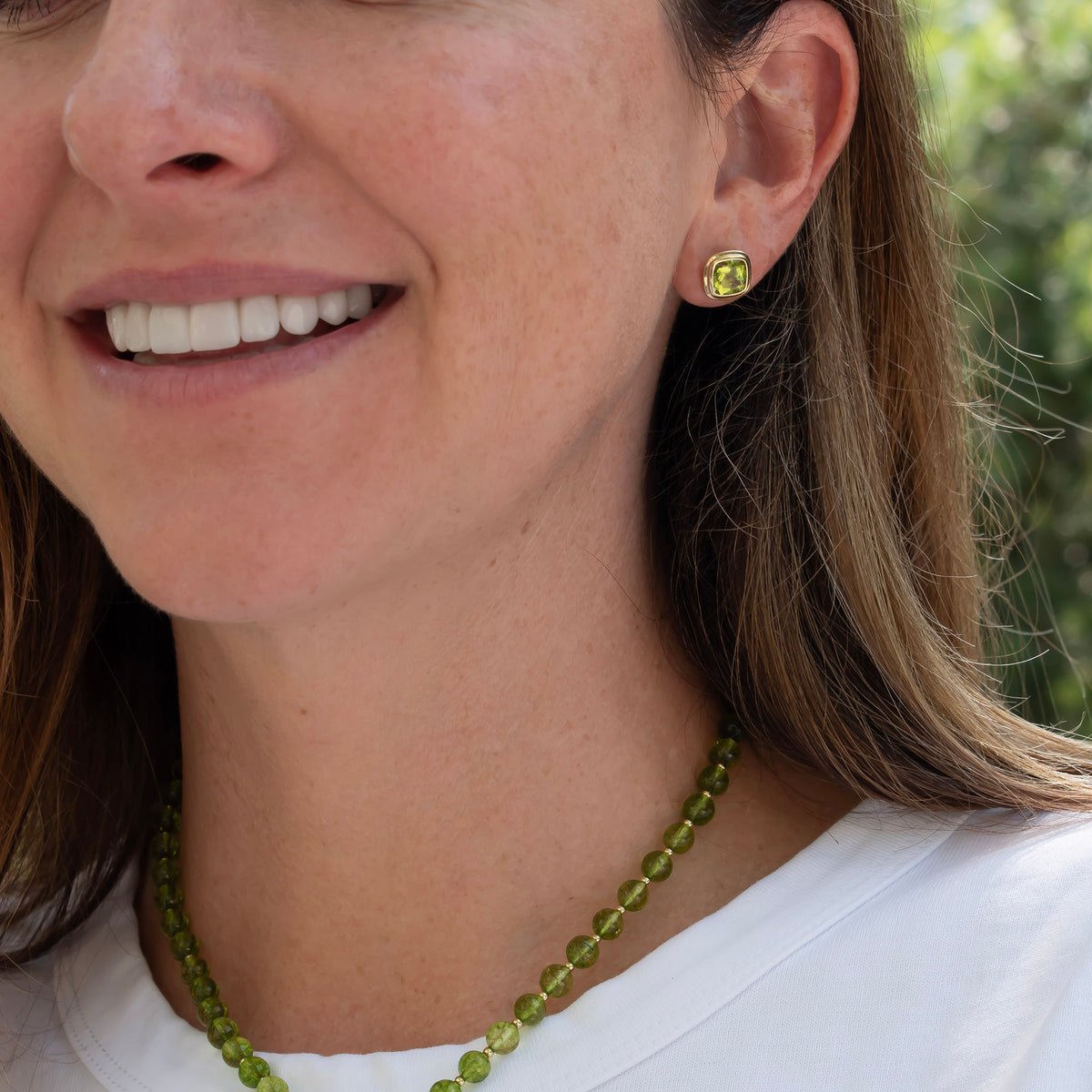 Goshwara Cushion Bezel Set Peridot 18K Gold Stud Earrings
