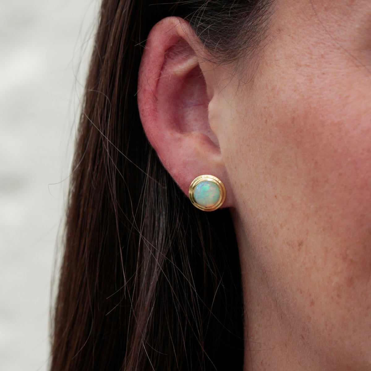 Goshwara Round Cabochon Opal 18K Yellow Gold Stud Earrings