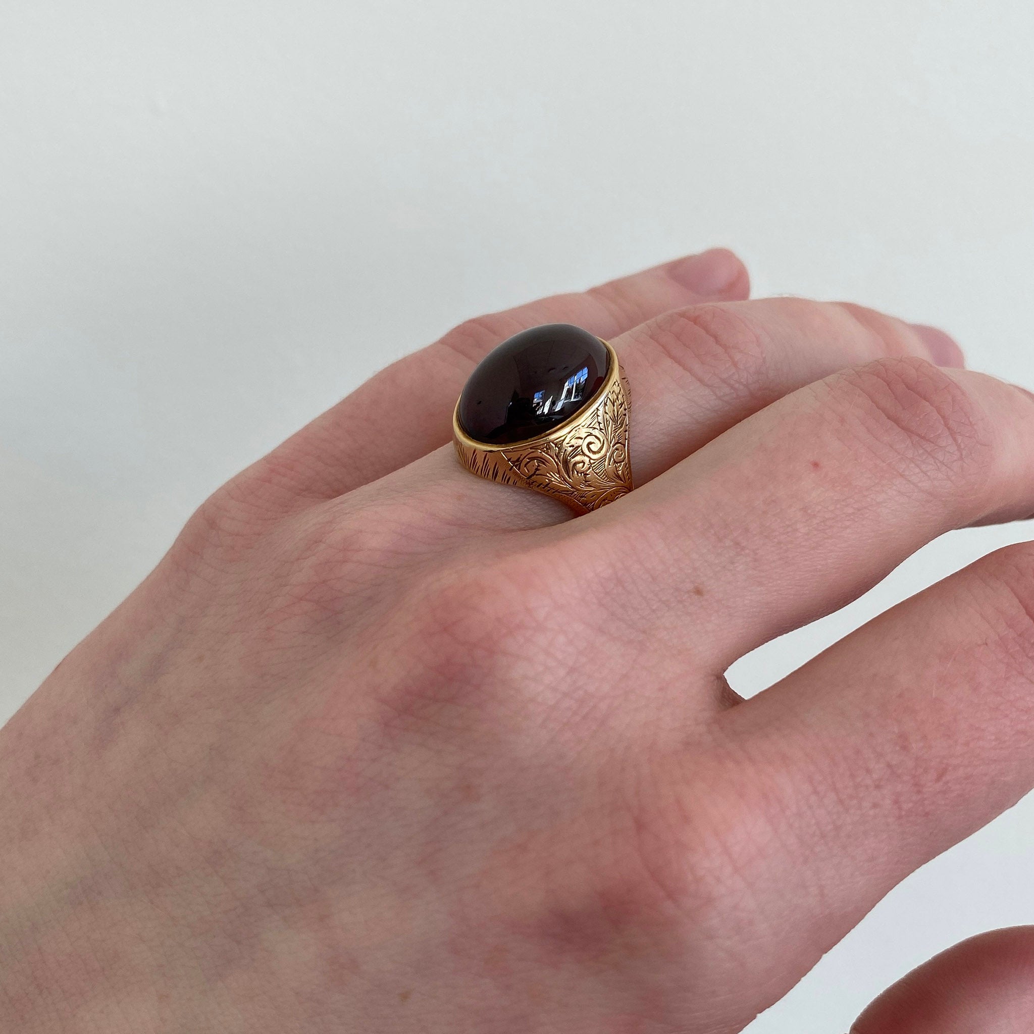 Victorian Garnet Cabochon Engraved 15K Gold Ring