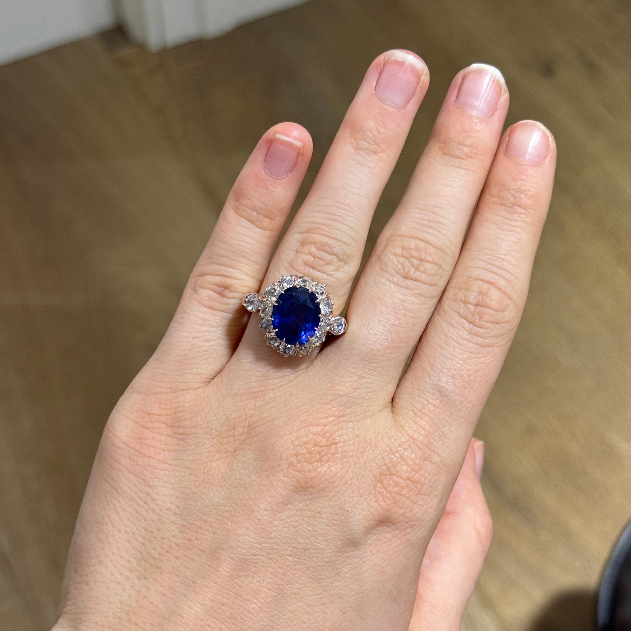 Victorian-Style 6.45ct Oval Sapphire & Diamond Cluster 14K Gold Ring