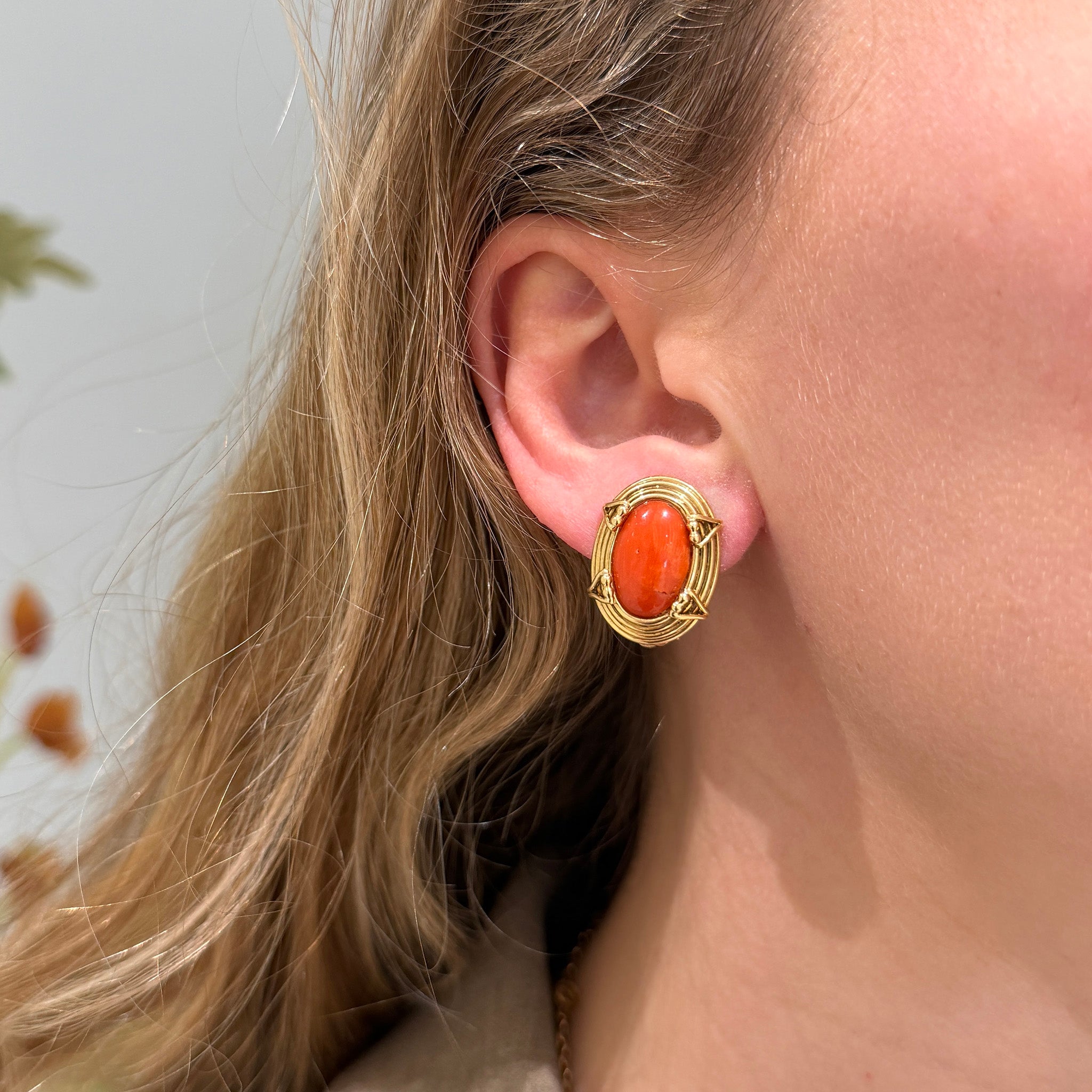 Vintage Oval Coral Cabochon 18K Gold Clip-On Earrings