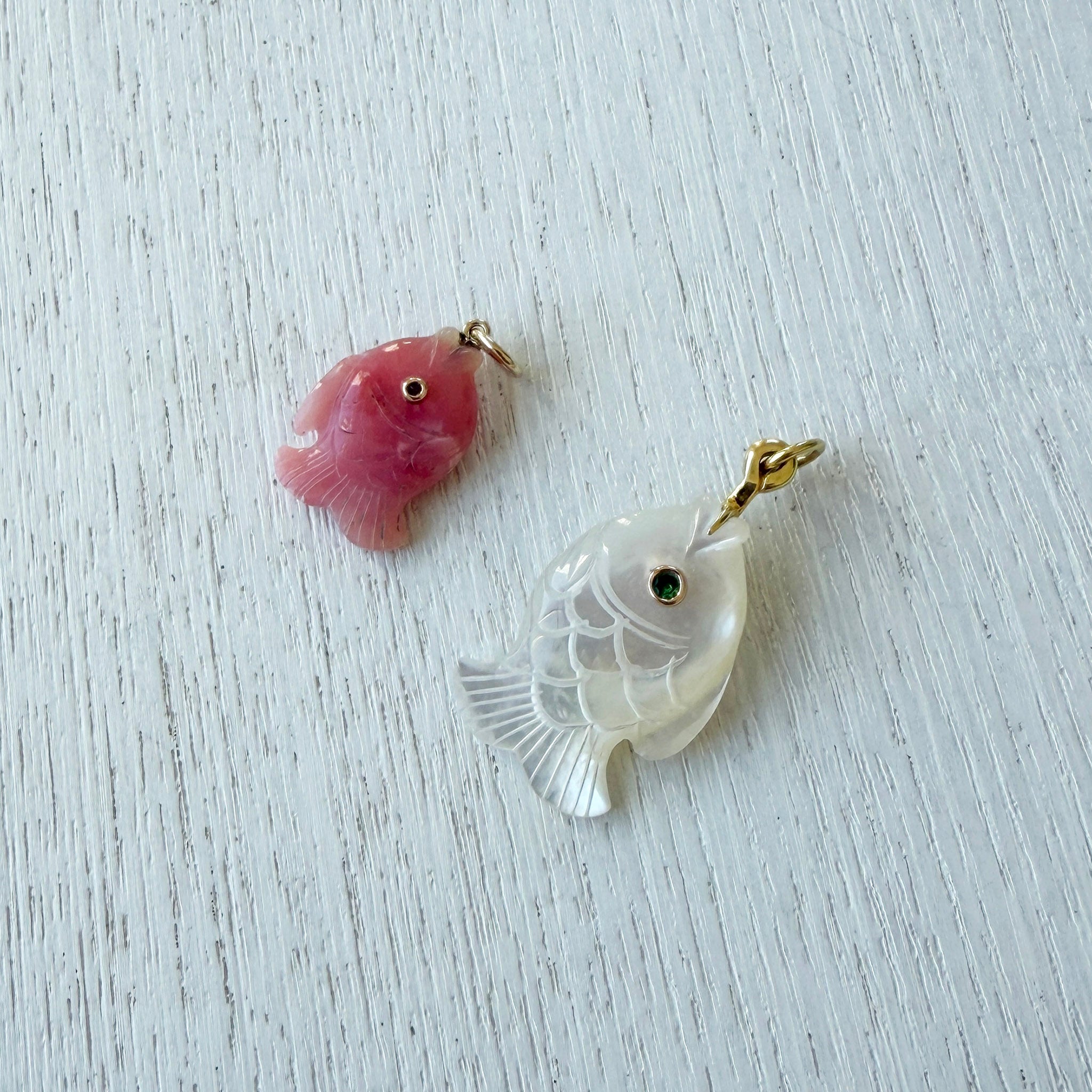 Mazza Mother of Pearl & Tsavorite 14K Gold Small Wide Fish Pendant