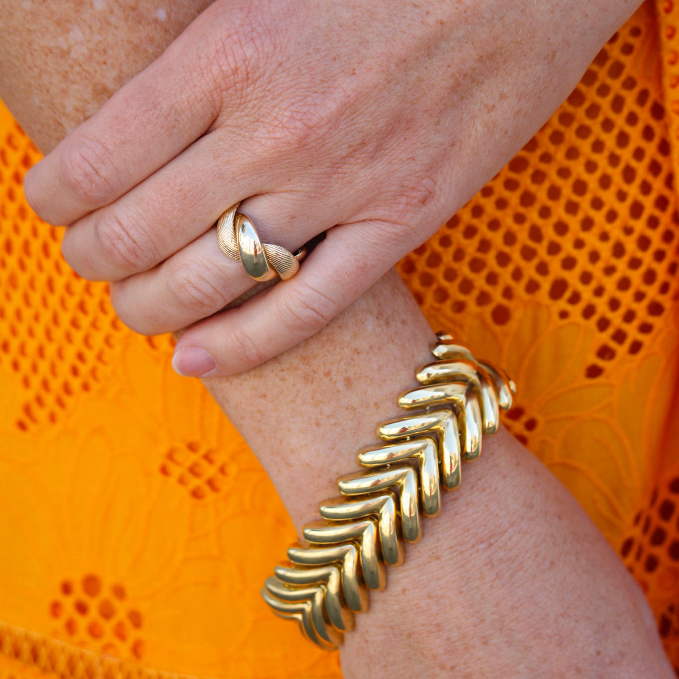 14K Yellow Gold Textured & Polished Twisted Ring, Vintage Italian 18K Yellow Gold V Link Bracelet