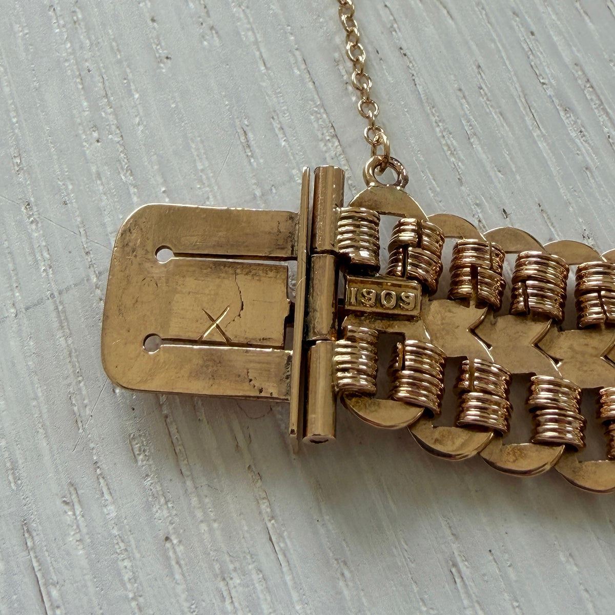 Edwardian 14K Gold Wide Chain Rectangular Clasp Bracelet