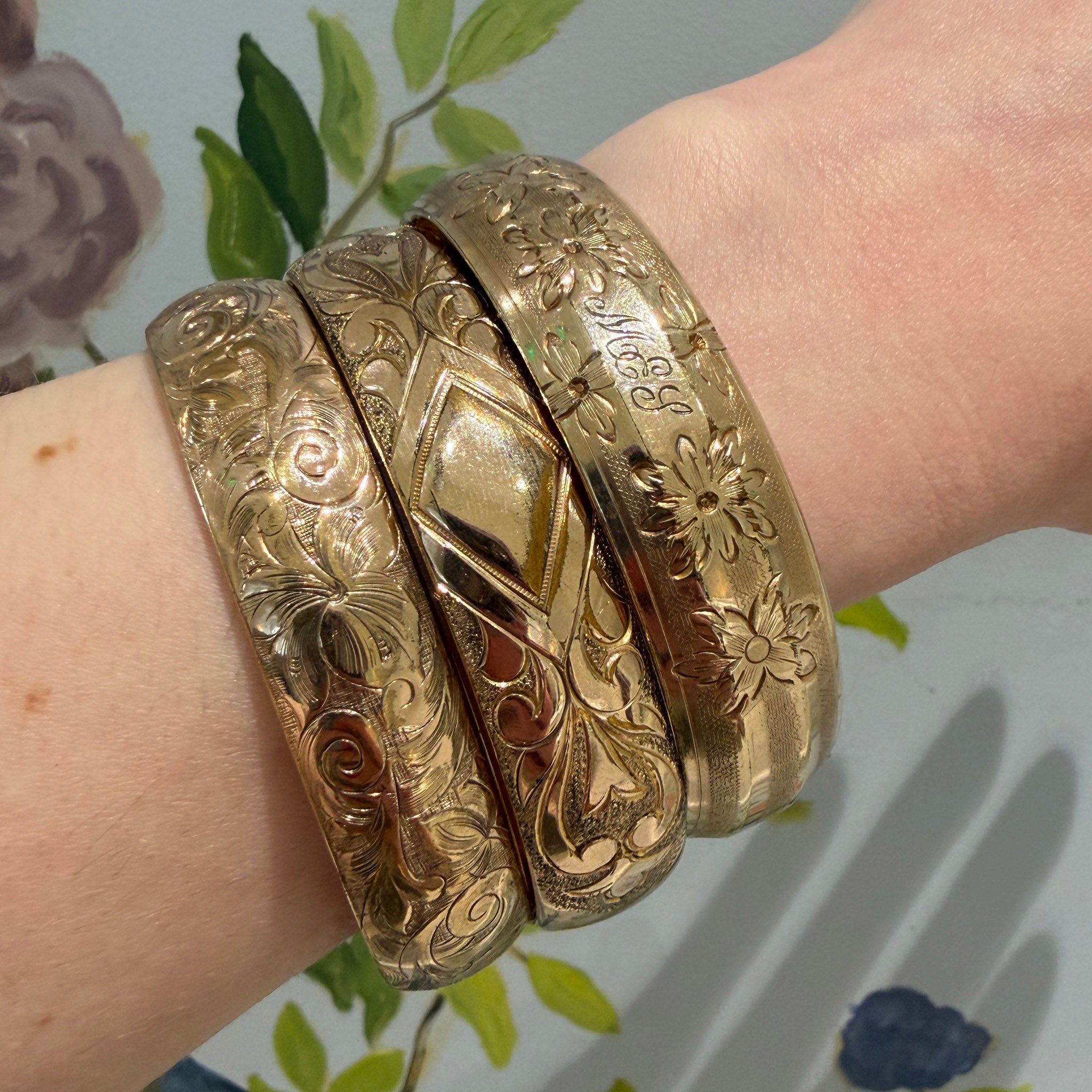 Vintage Engraved Floral Pattern Gold-Filled Bangles