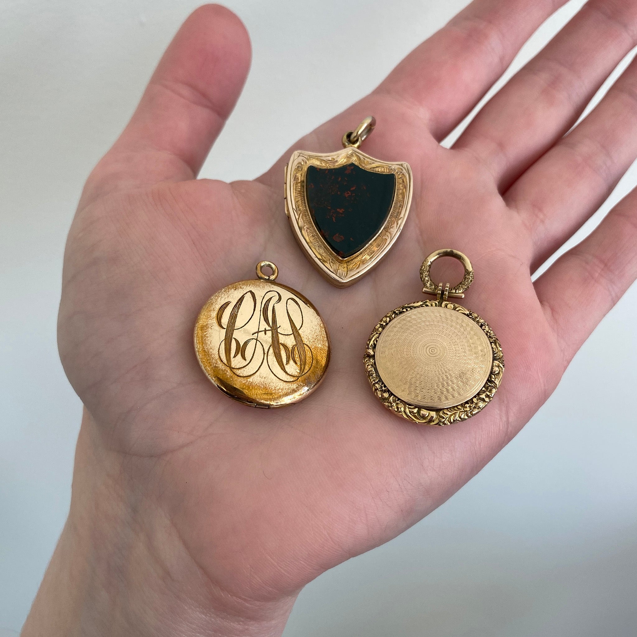 Victorian Agate 9K Gold Shield Locket Pendant, Vintage Engraved Monogram Gold-Filled Round Locket Pendant, Victorian 9K Gold Engine-Turned Round Locket Pendant